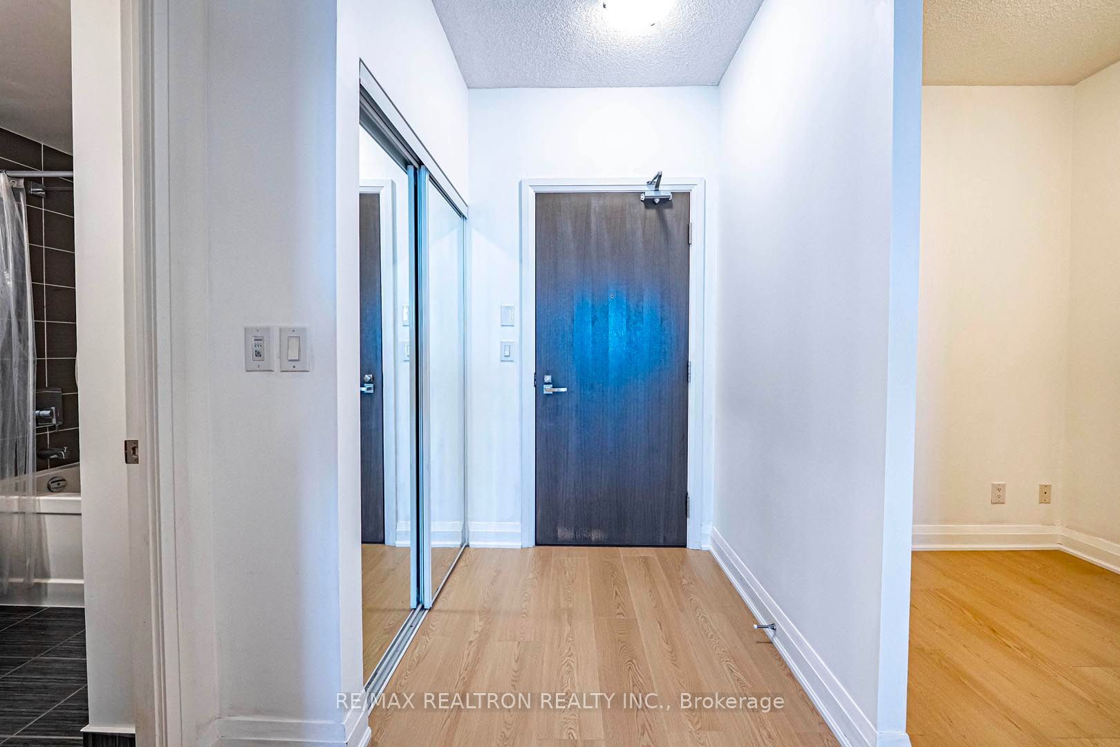 7161 Yonge Street 418, Markham, ON L3T 0C8 photo 2