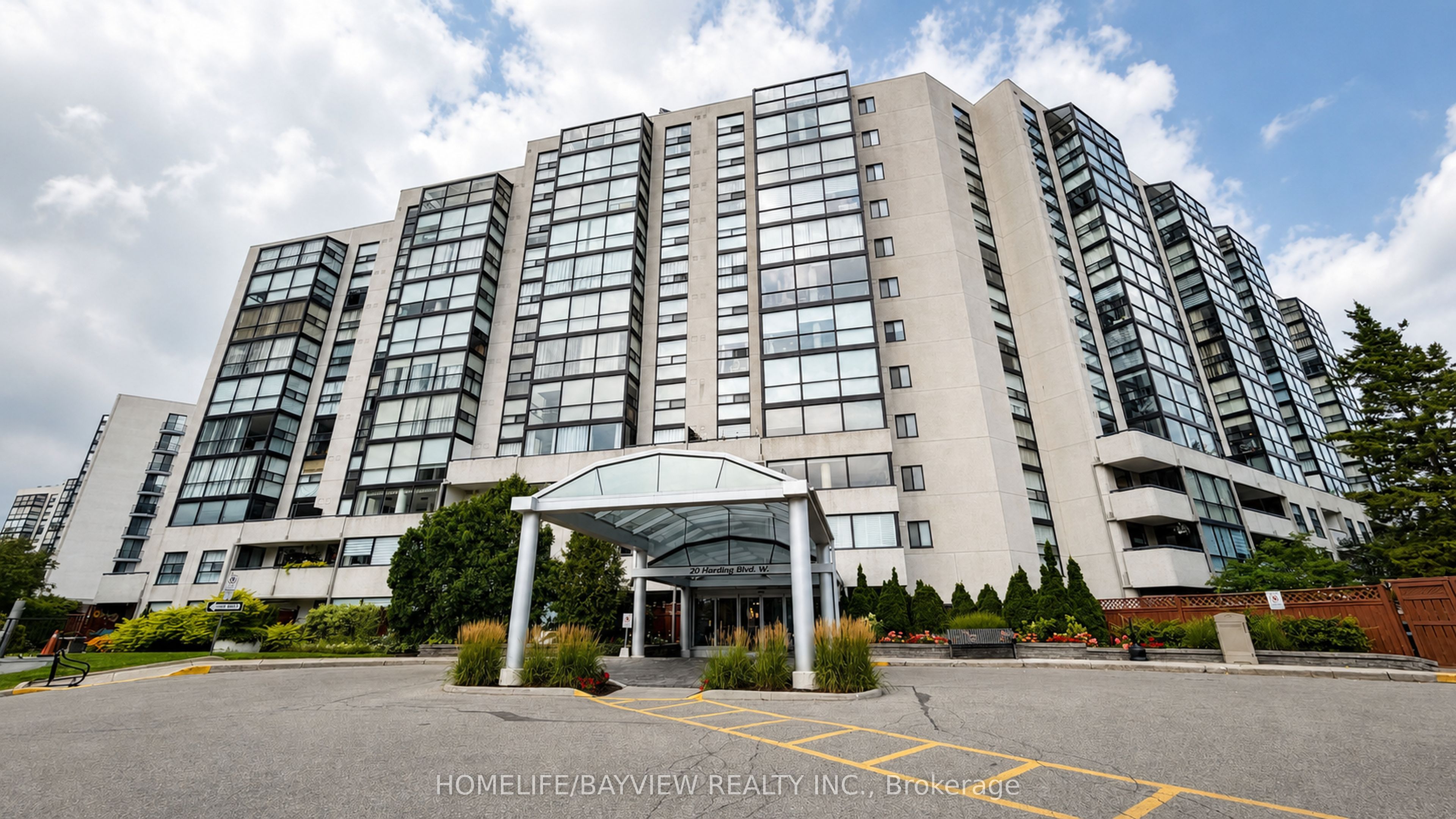 20 W Harding Boulevard W 1103, Richmond Hill, ON L4C 9S4 photo 2