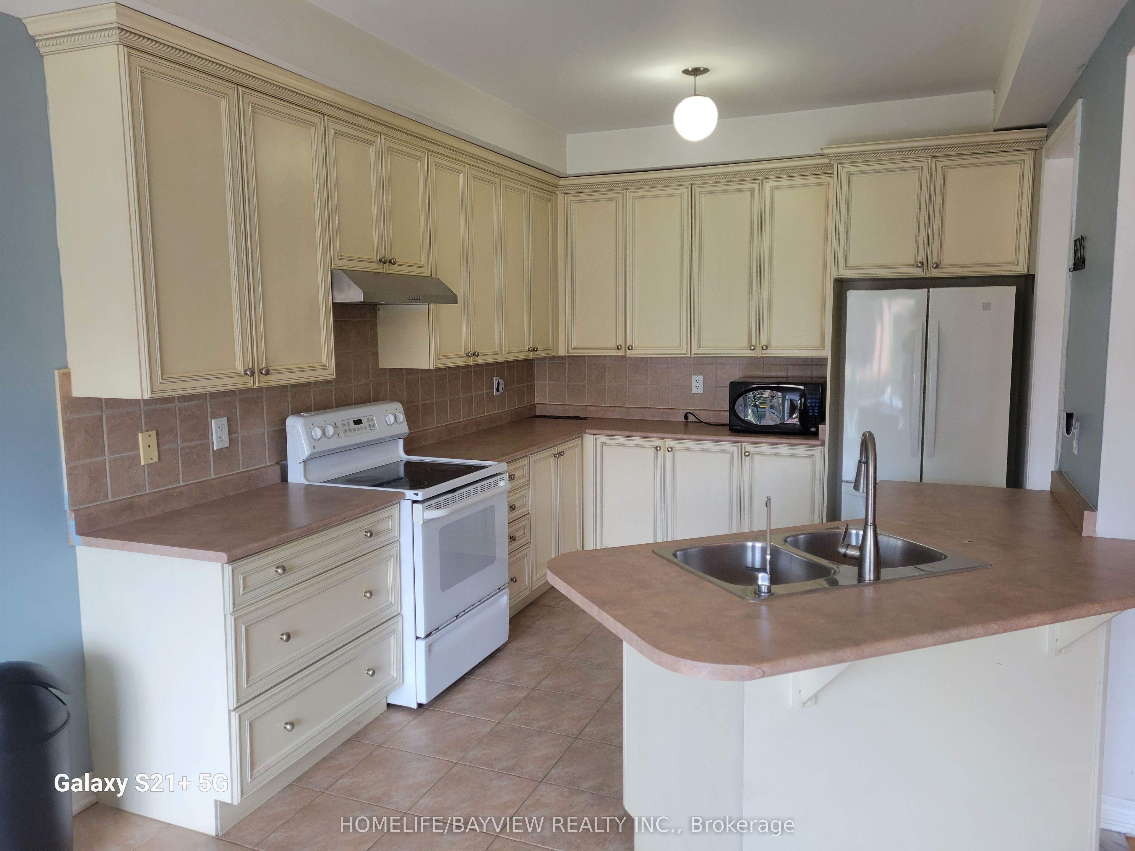 18 Asner(main and second floor) Avenue, Vaughan, ON L6A 0W6 photo 2