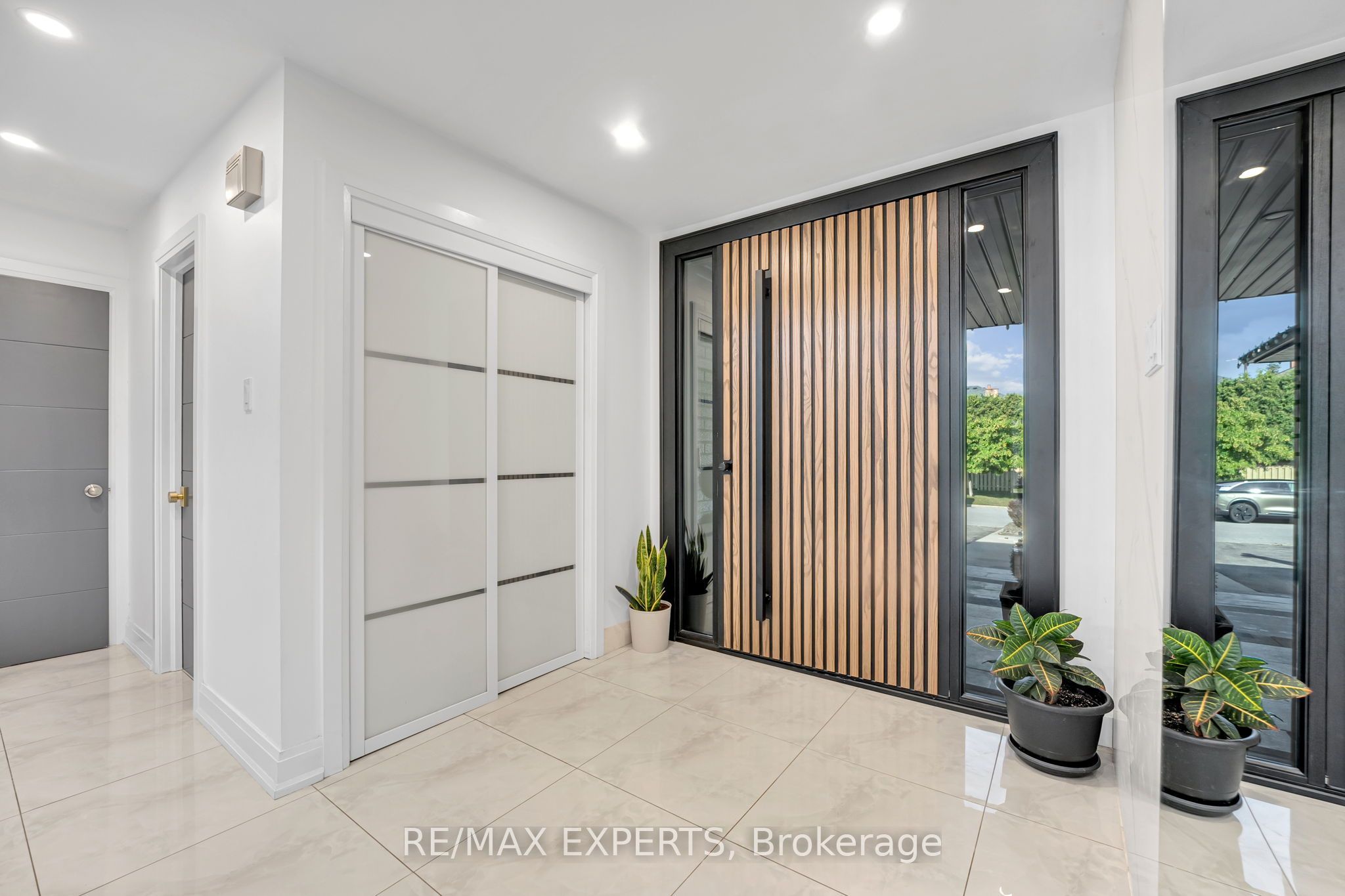 212 Bordeaux Drive, Vaughan, ON L4L 8B6 photo 4