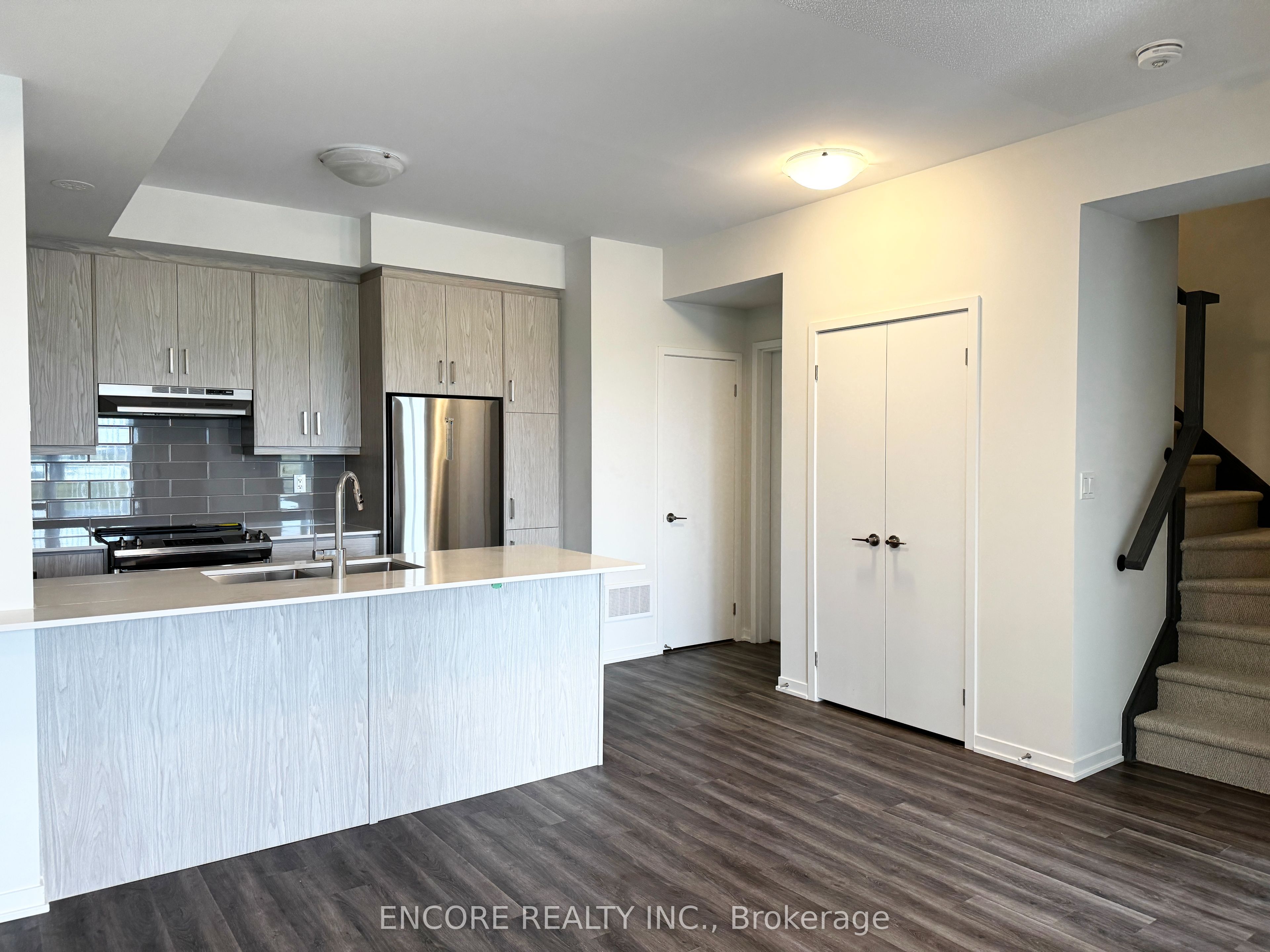 140 Honeycrisp Crescent 286, Vaughan, ON L4K 0N7 photo 3