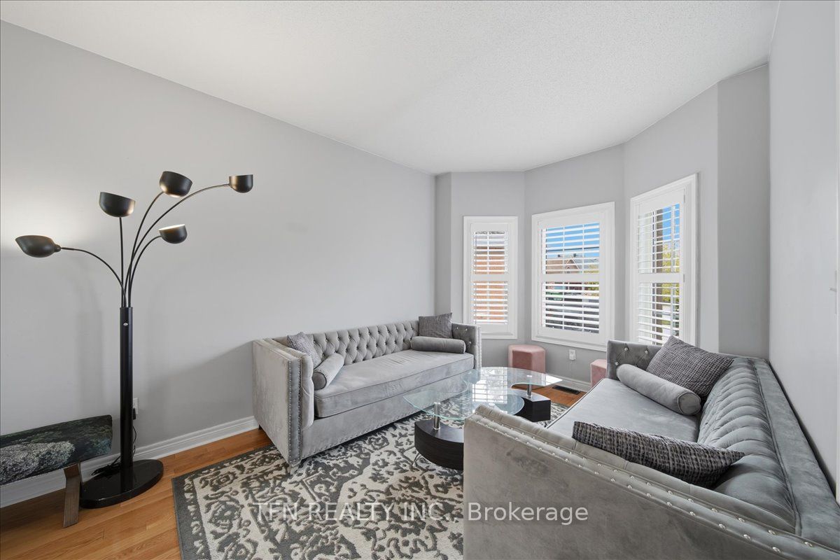 2073 Cynthia Court, Innisfil, ON L9S 4Z1 photo 3