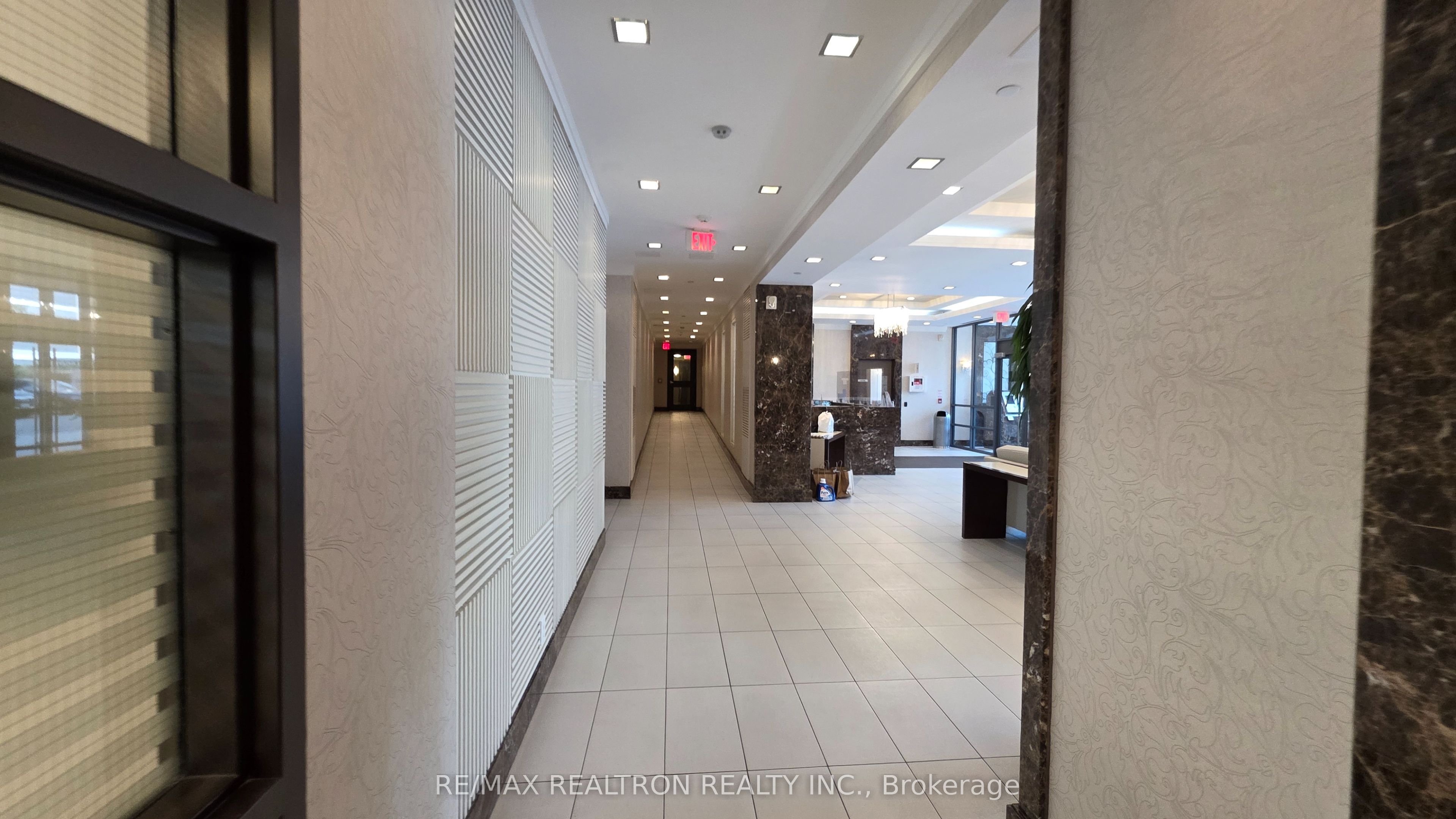 370 Highway 7 E 1025, Richmond Hill, ON L4B 0C4 photo 4