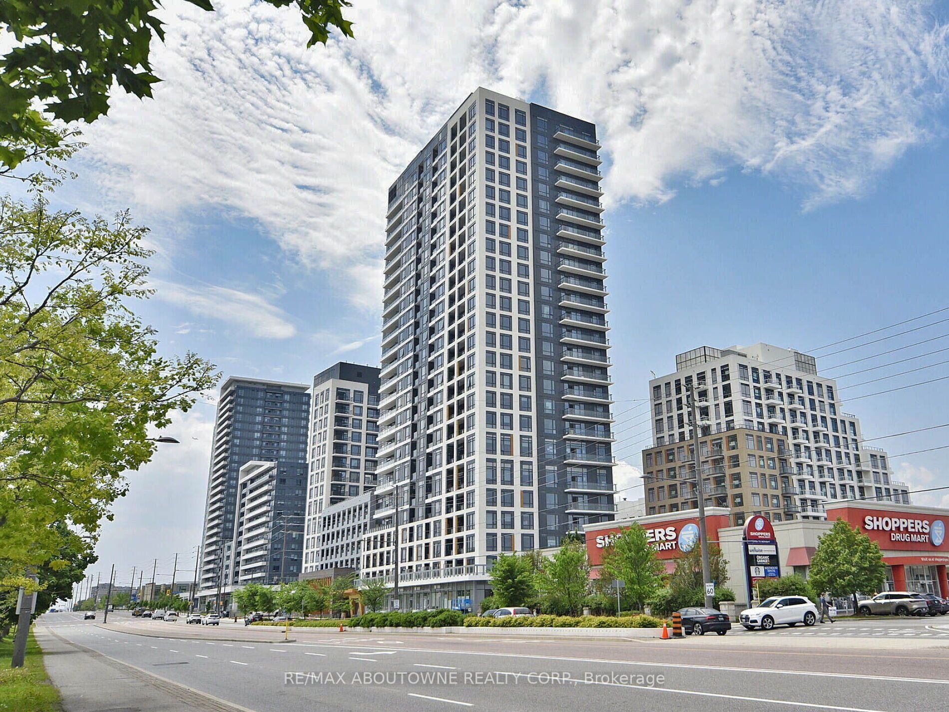 7950 Bathurst Street 613, Vaughan, ON L4J 0L4