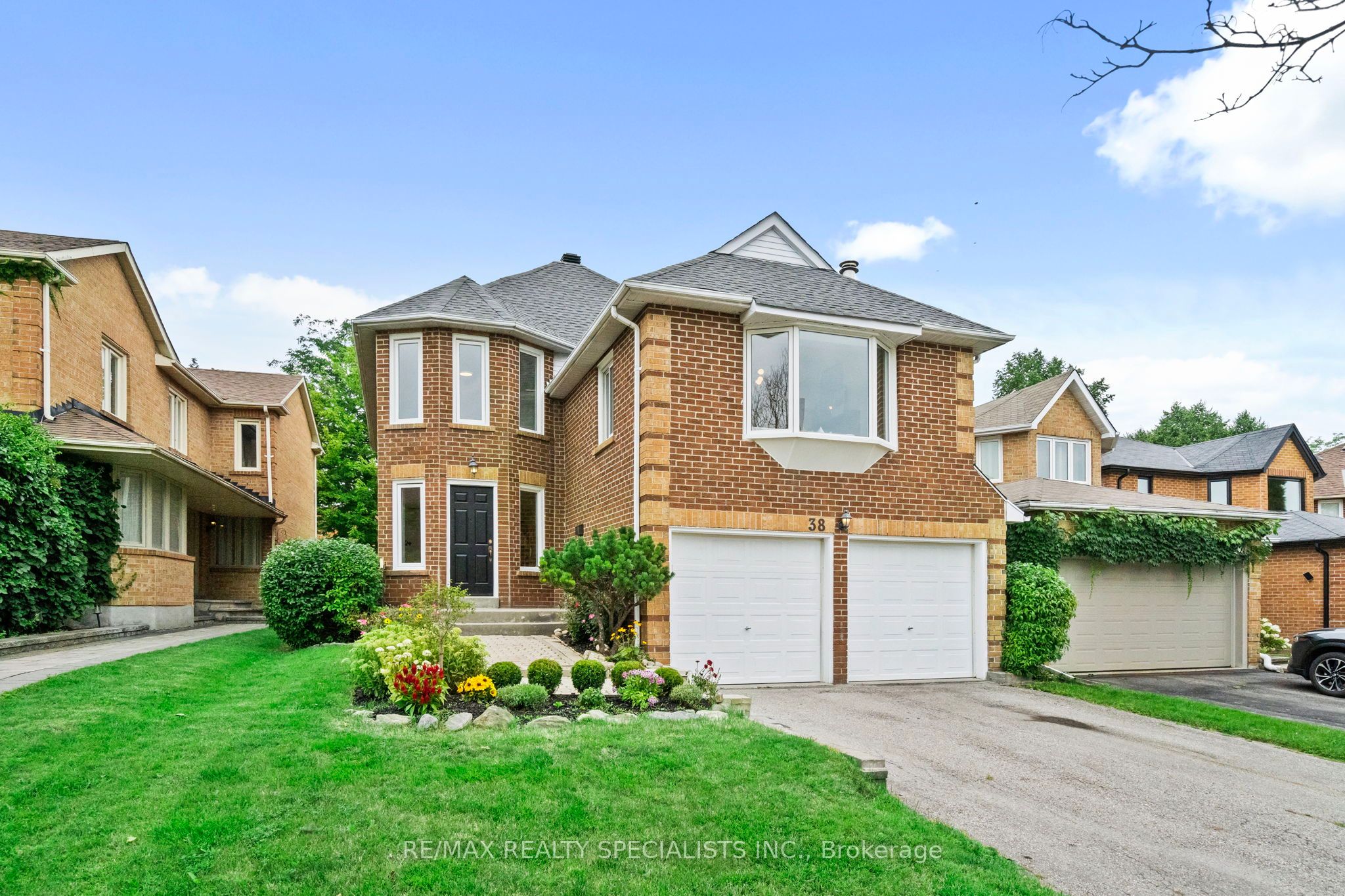 38 Springfield Way, Vaughan, ON L4J 5E5