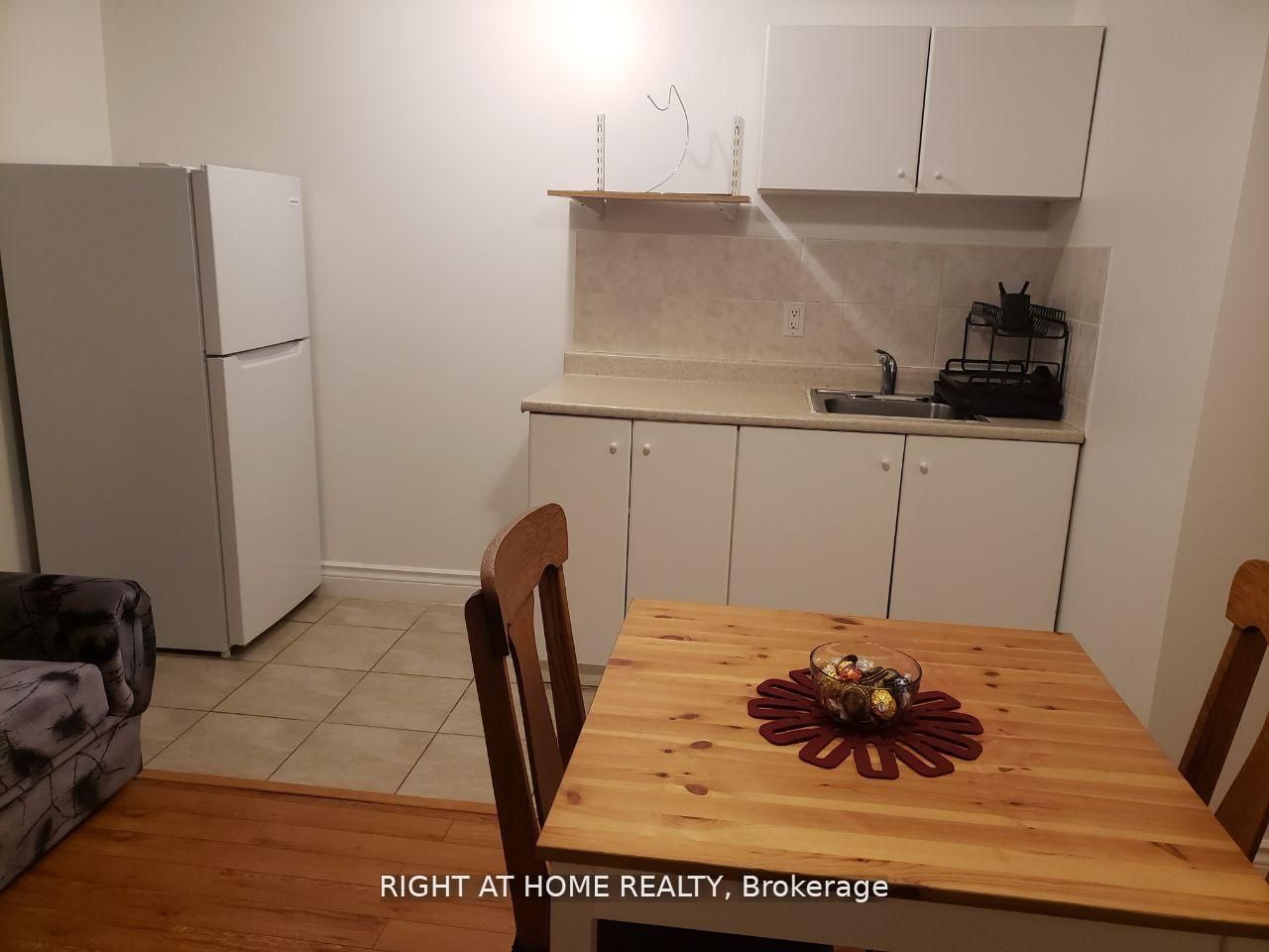 10 Fisico Court, Richmond Hill, ON L4B 3Z2 photo 5