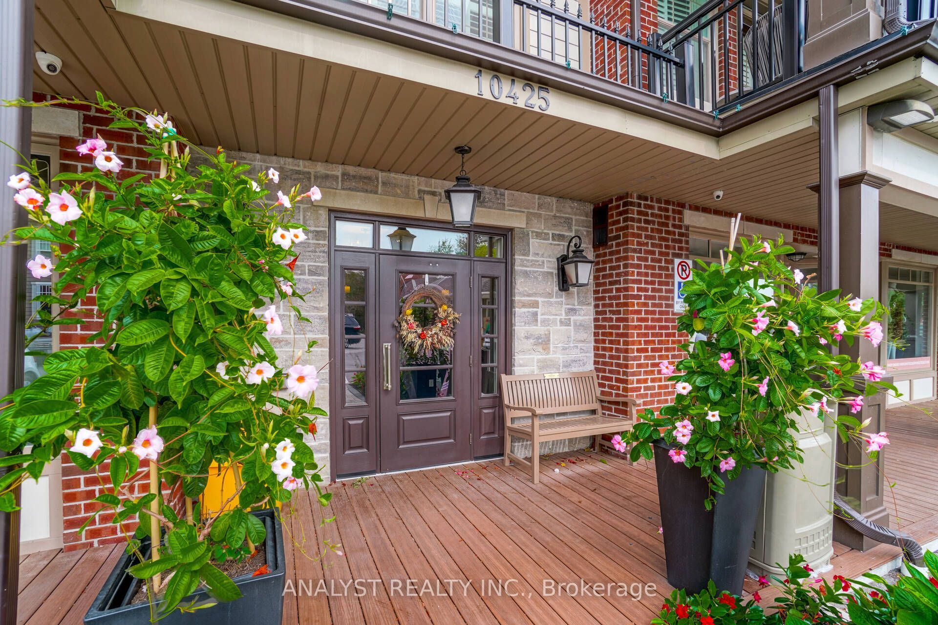 10425 Islington Avenue 218, Vaughan, ON L0J 1C0 photo 4
