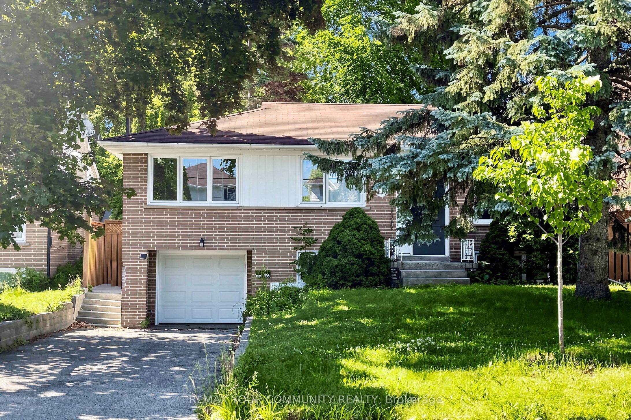 106 Levendale Road Lower, Richmond Hill, ON L4C 4H2