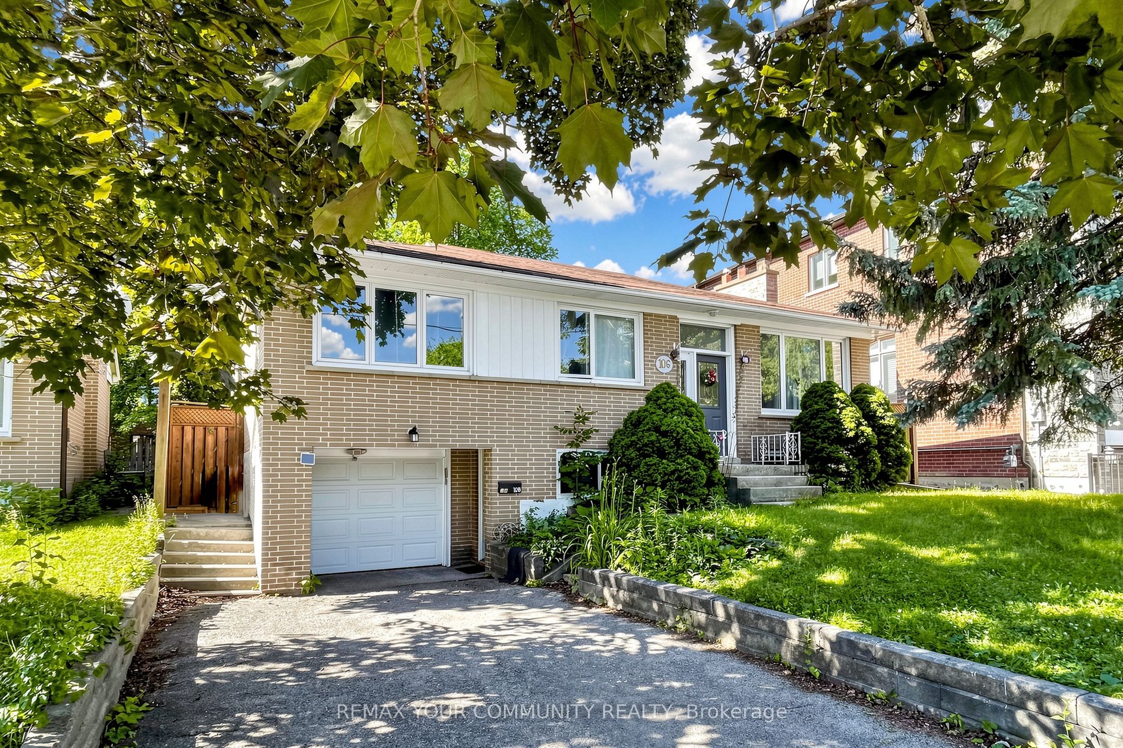 106 Levendale Road Lower, Richmond Hill, ON L4C 4H2 photo 2