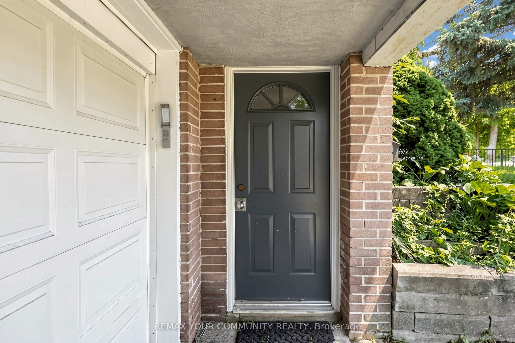 106 Levendale Road Lower, Richmond Hill, ON L4C 4H2 photo 3