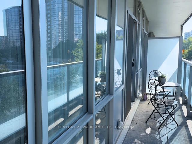 9471 Yonge Street #205, Richmond Hill, ON L4C 0Z5 photo 2