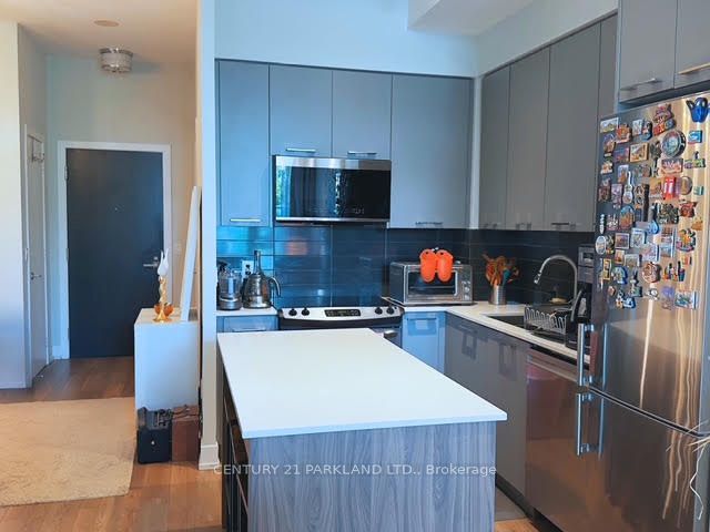 9471 Yonge Street #205, Richmond Hill, ON L4C 0Z5 photo 3
