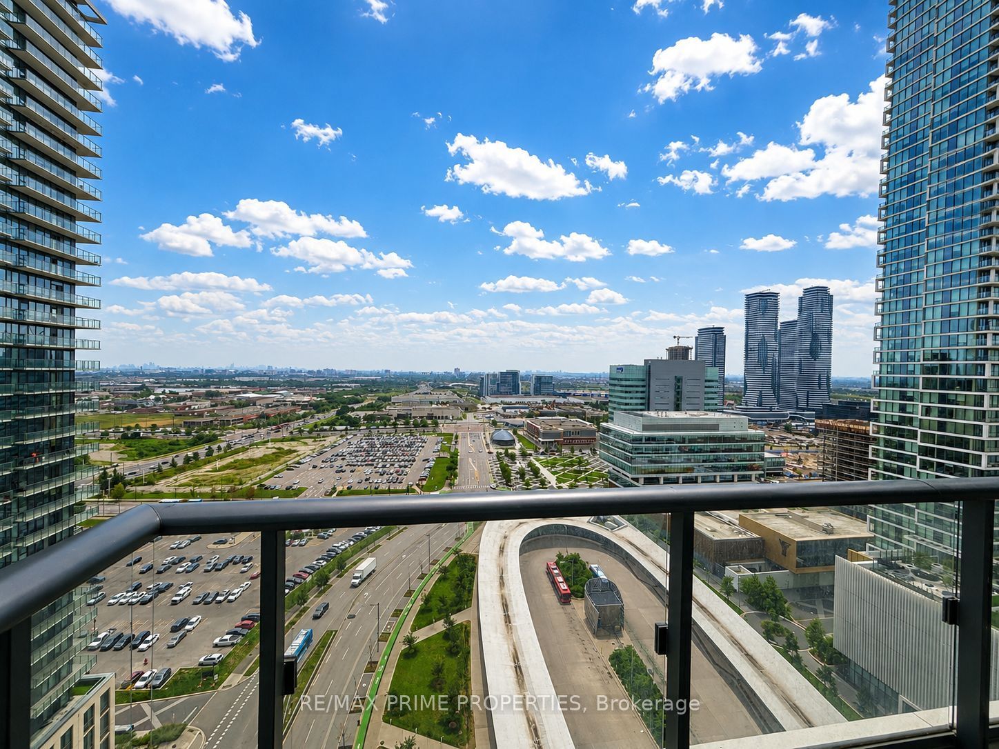 950 Portage Parkway 2307, Vaughan, ON L4K 0J7 photo 5
