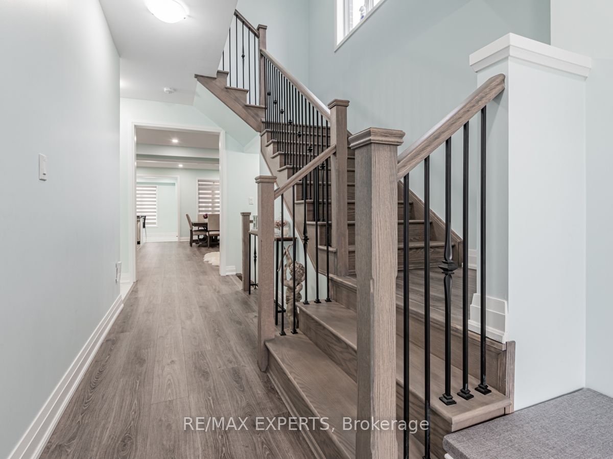 12 Ferragine Crescent, Bradford West Gwillimbury, ON L3Z 2A6 photo 5