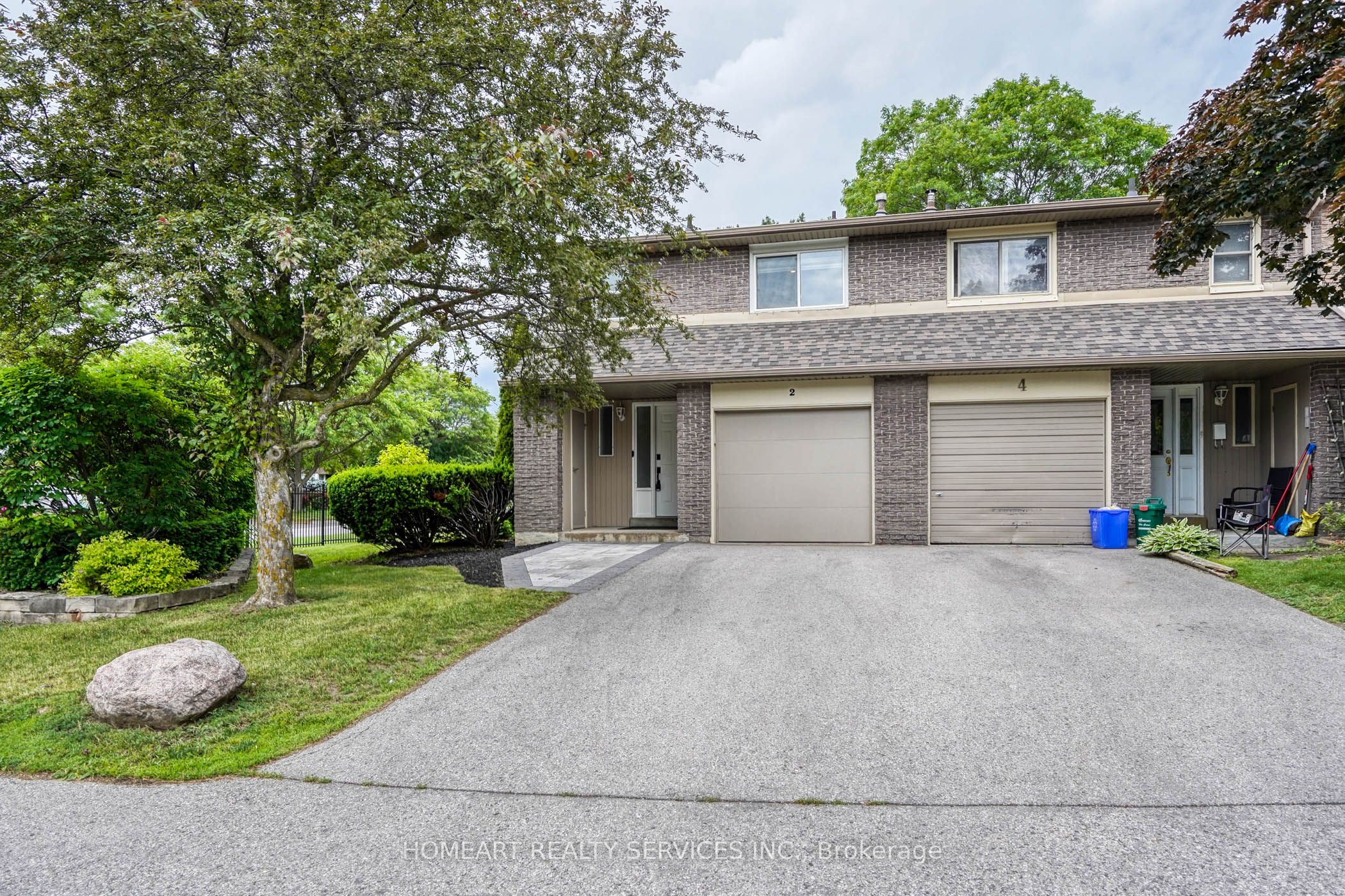 2 Camelot Way, Markham, ON L3P 3W1