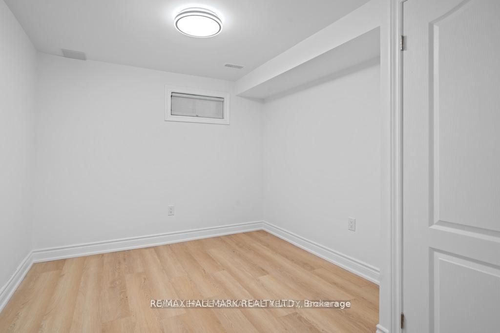 227-BASEMENT Thoms Crescent, Newmarket, ON L3Y 1C9 photo 3