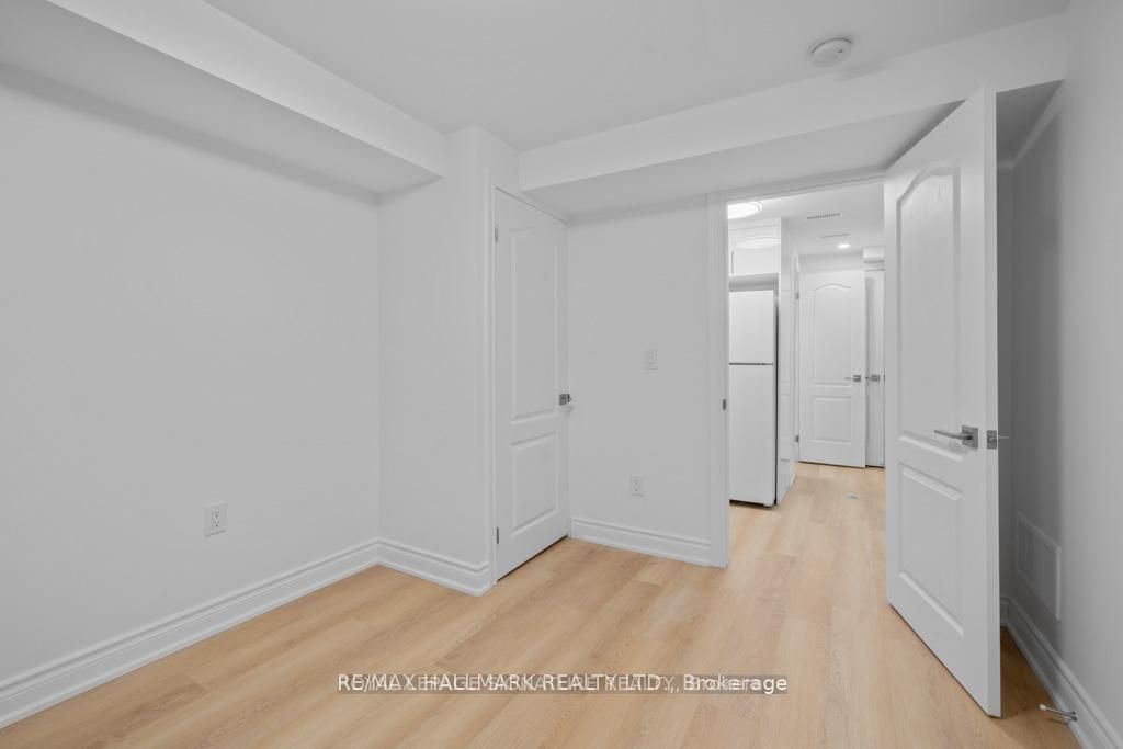 227-BASEMENT Thoms Crescent, Newmarket, ON L3Y 1C9 photo 4