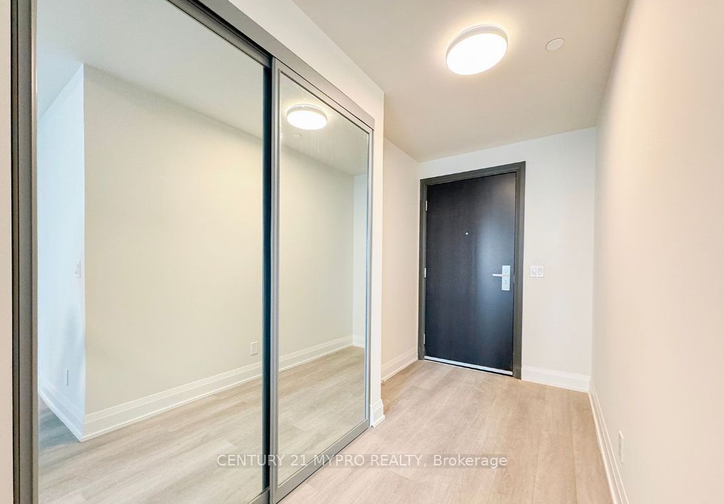 18 Water Walk Drive 2501, Markham, ON L3R 6L5 photo 3
