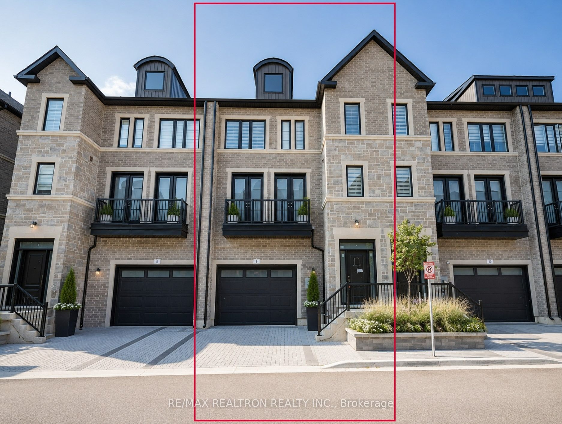 260 Eagle Street 09, Newmarket, ON L3Y 1K1 photo 2