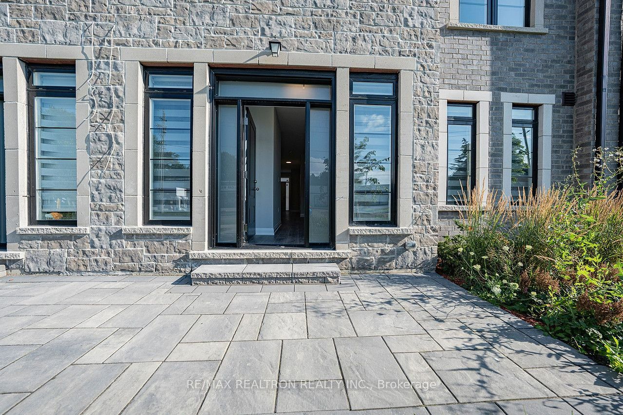 260 Eagle Street 09, Newmarket, ON L3Y 1K1 photo 4