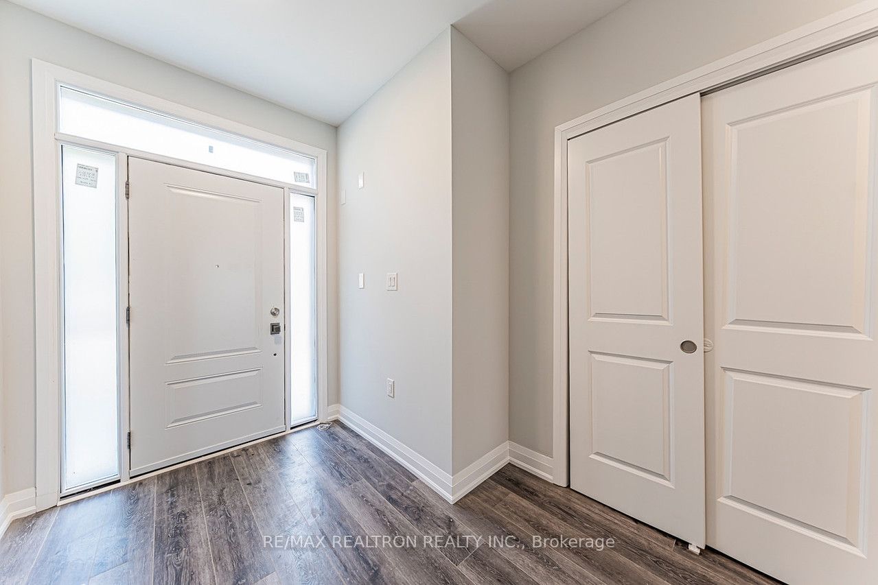 260 Eagle Street 09, Newmarket, ON L3Y 1K1 photo 5