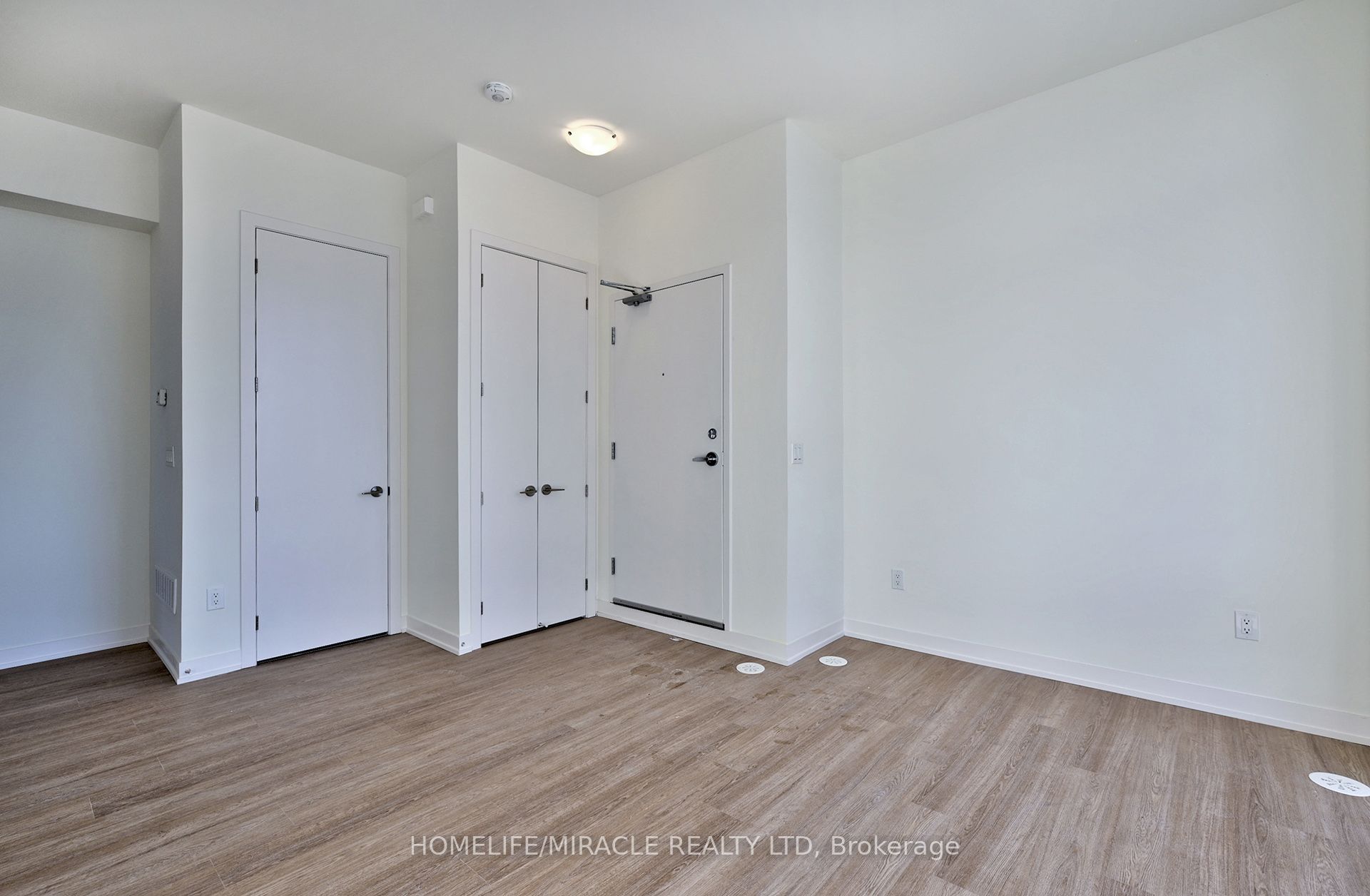 14 David Eyer Road 1017, Richmond Hill, ON L4S 0N5 photo 2