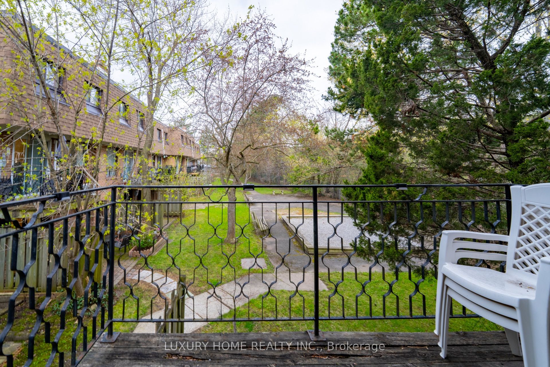 100 Henderson Avenue 2, Markham, ON L3T 2K8 photo 3