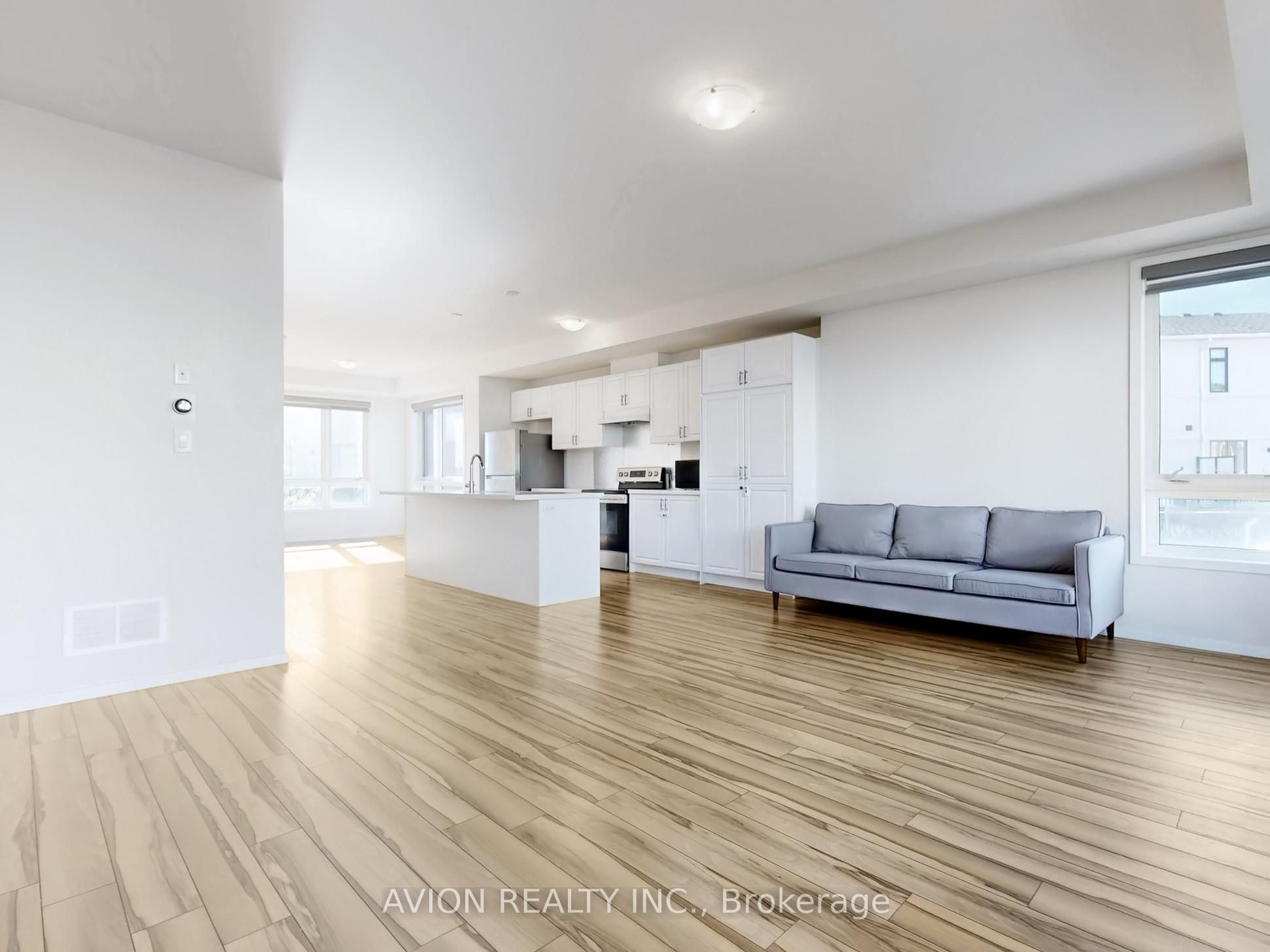 35 Thomas Armstrong Lane, Richmond Hill, ON L4C 5S6 photo 2