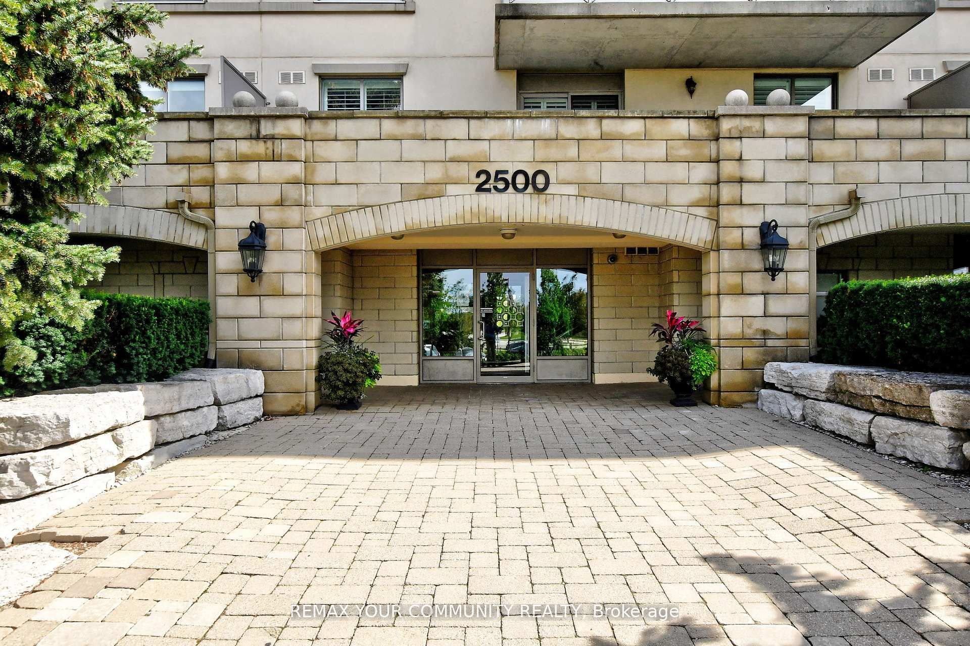 2500 Rutherford Road 502, Vaughan, ON L4K 5N7 photo 3