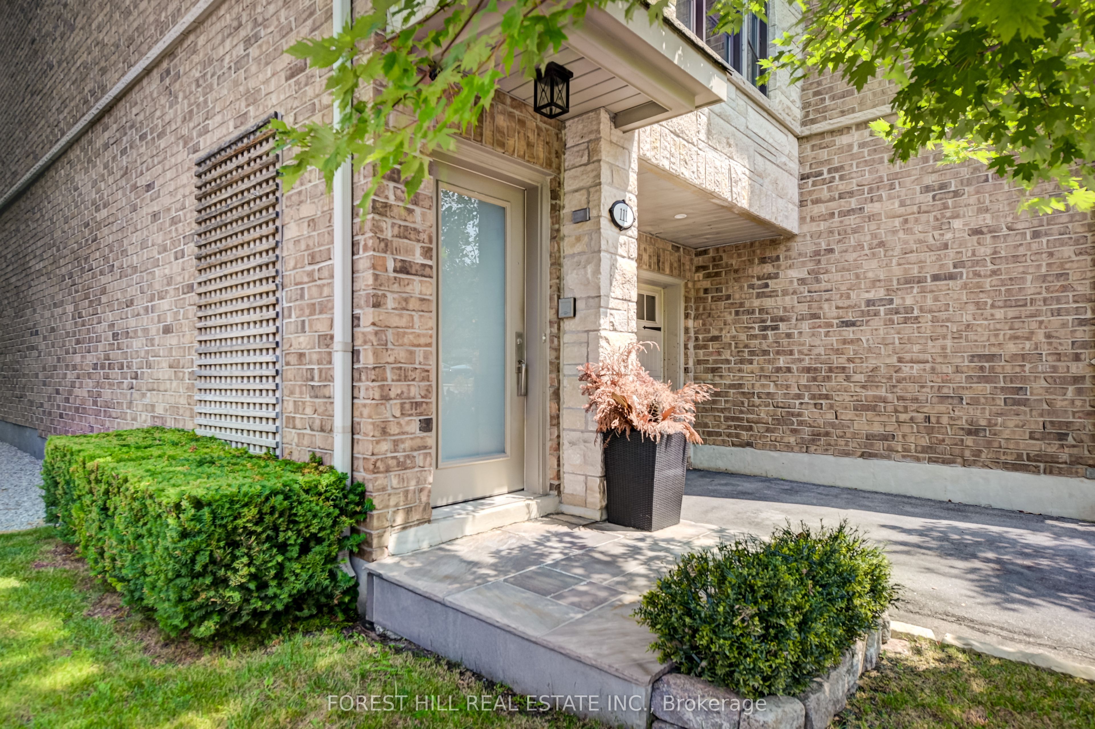 111 Powseland Crescent, Vaughan, ON L4L 0C5 photo 2