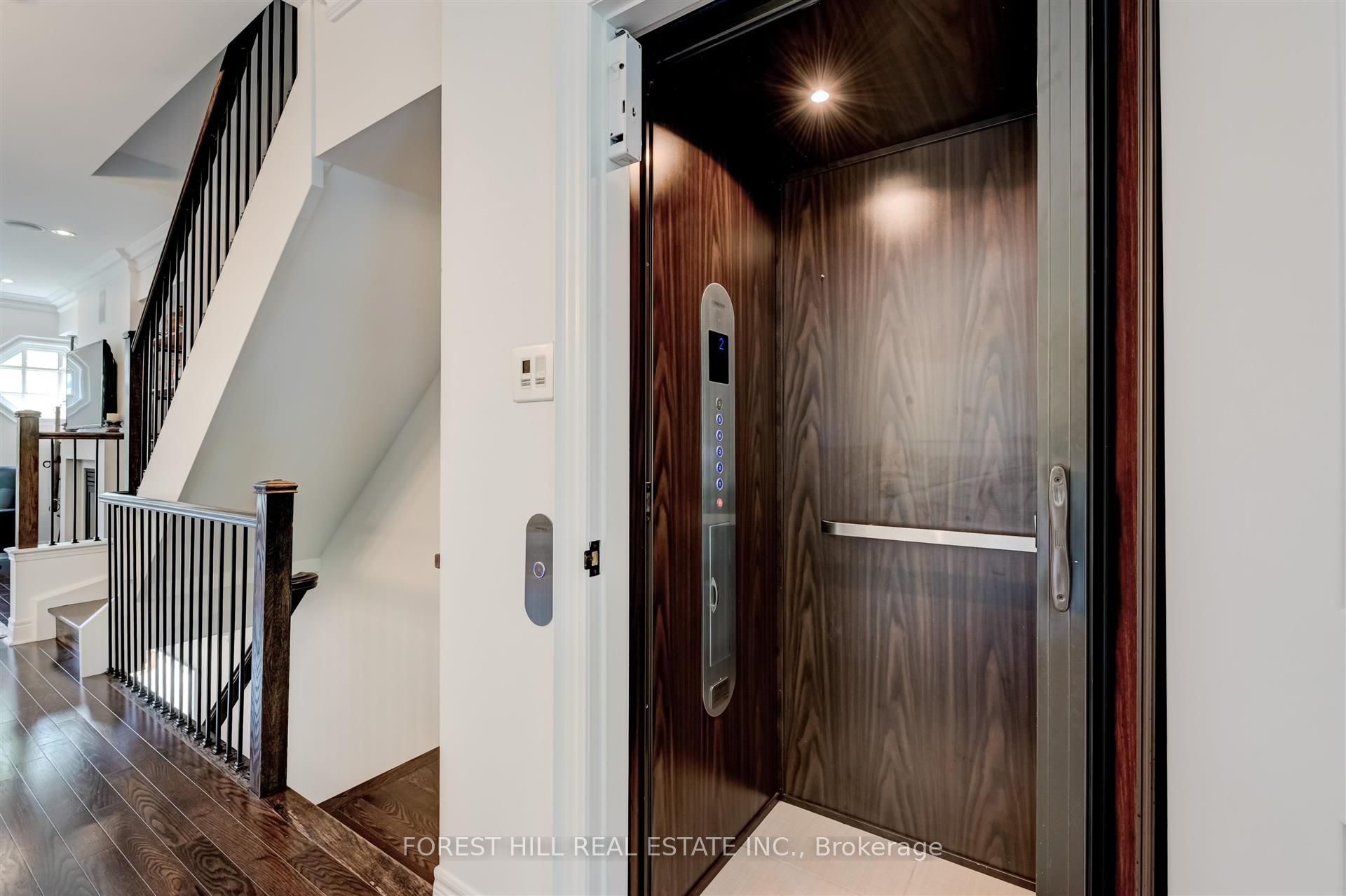 111 Powseland Crescent, Vaughan, ON L4L 0C5 photo 4
