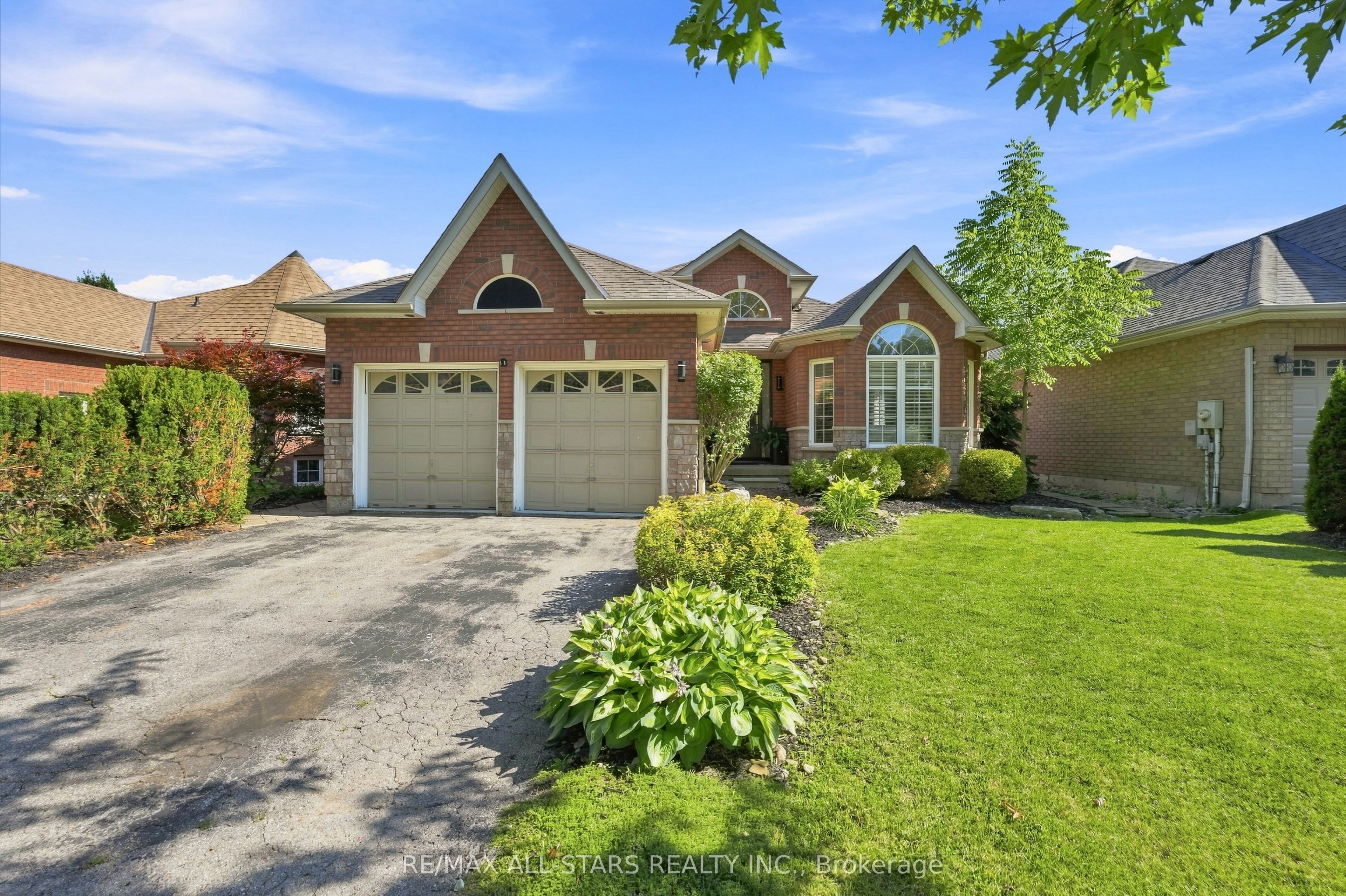 15 Ivygreen Road, Georgina, ON L4P 4B7 photo 2