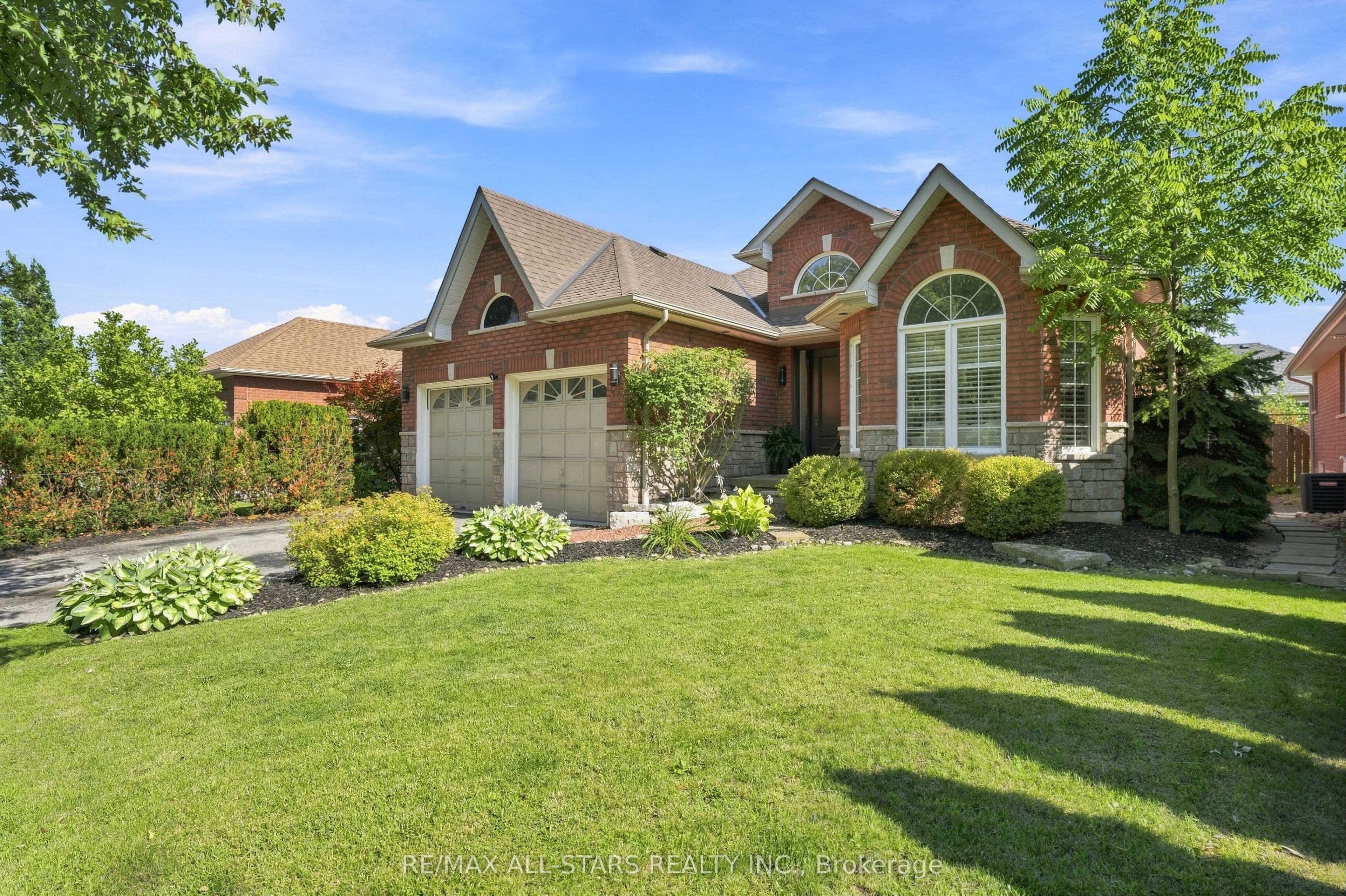 15 Ivygreen Road, Georgina, ON L4P 4B7 photo 3