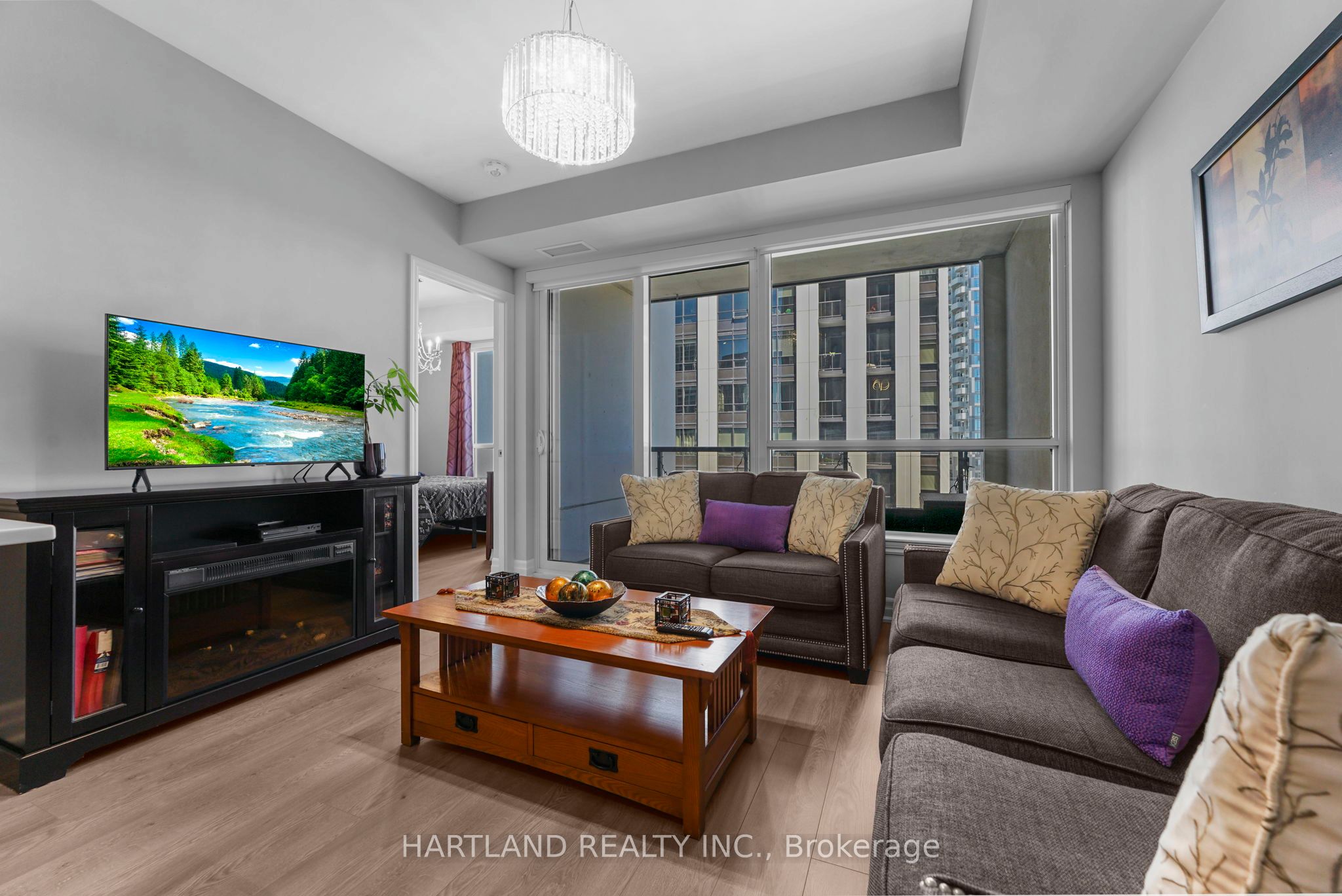 9075 Jane Street 810, Vaughan, ON L4K 0L7 photo 4
