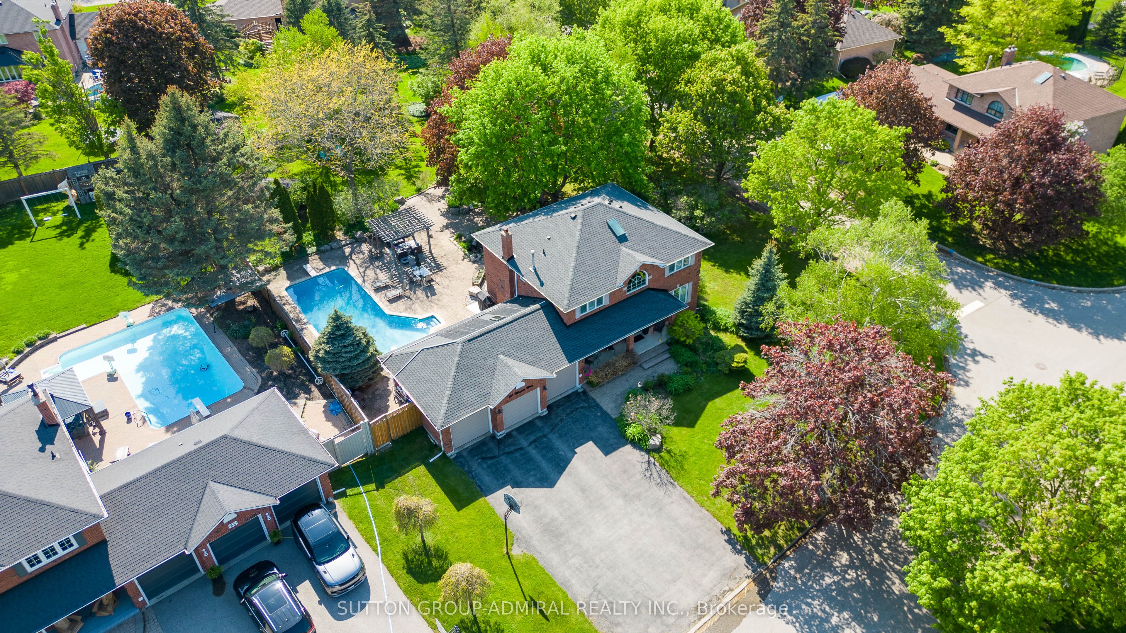48 Maple Way, East Gwillimbury, ON L0G 1V0 photo 2