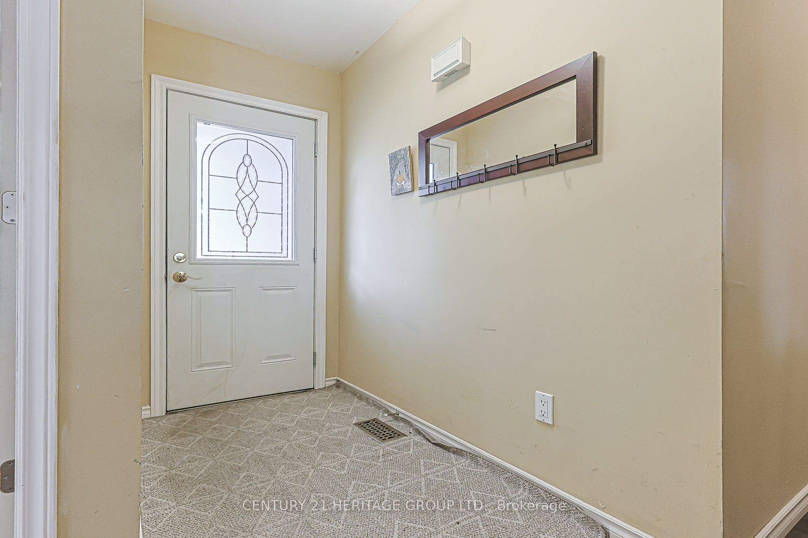 143 Thoms Crescent, Newmarket, ON L3Y 1C9 photo 4