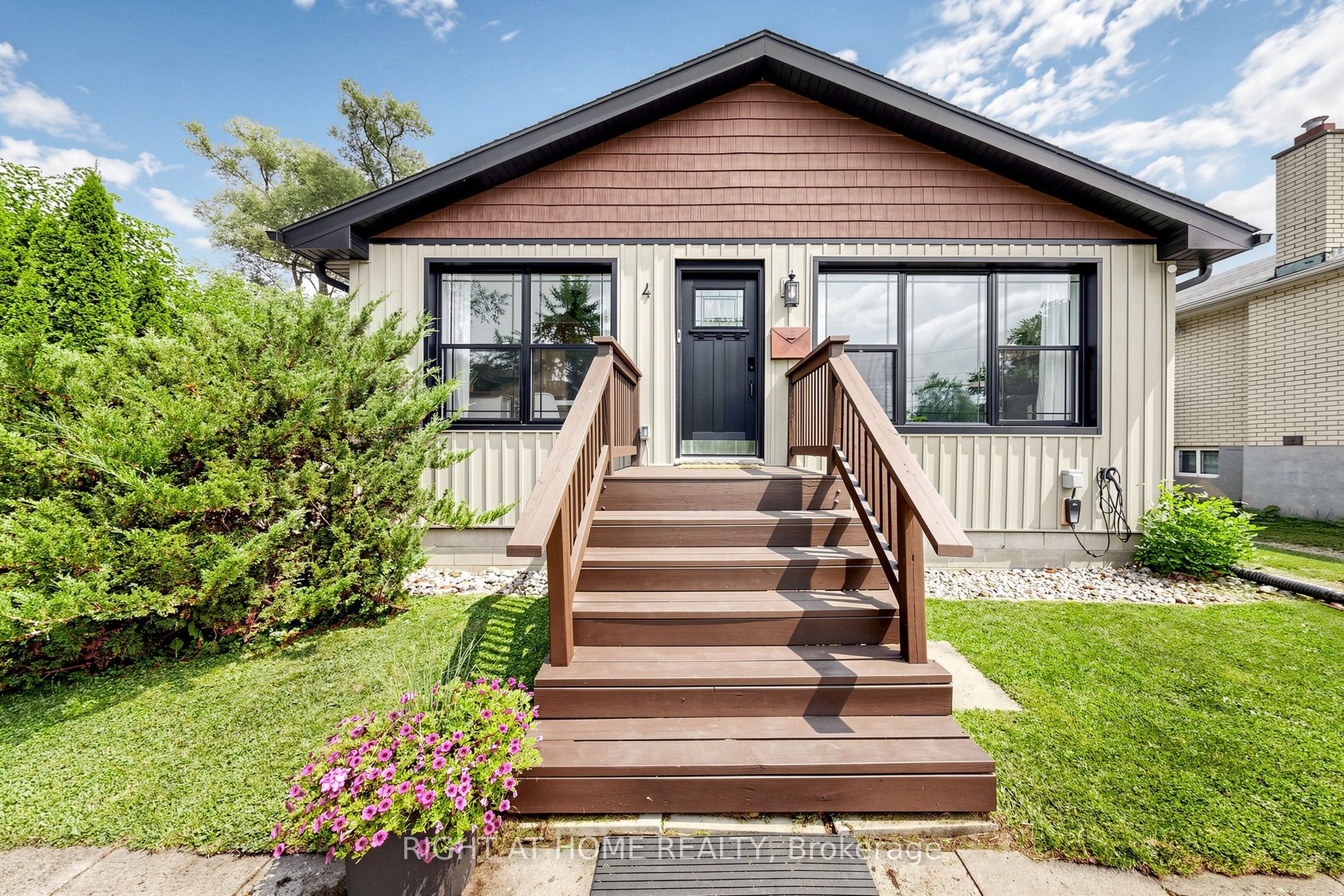 4 Waterbend Drive, Georgina, ON L4P 2S2