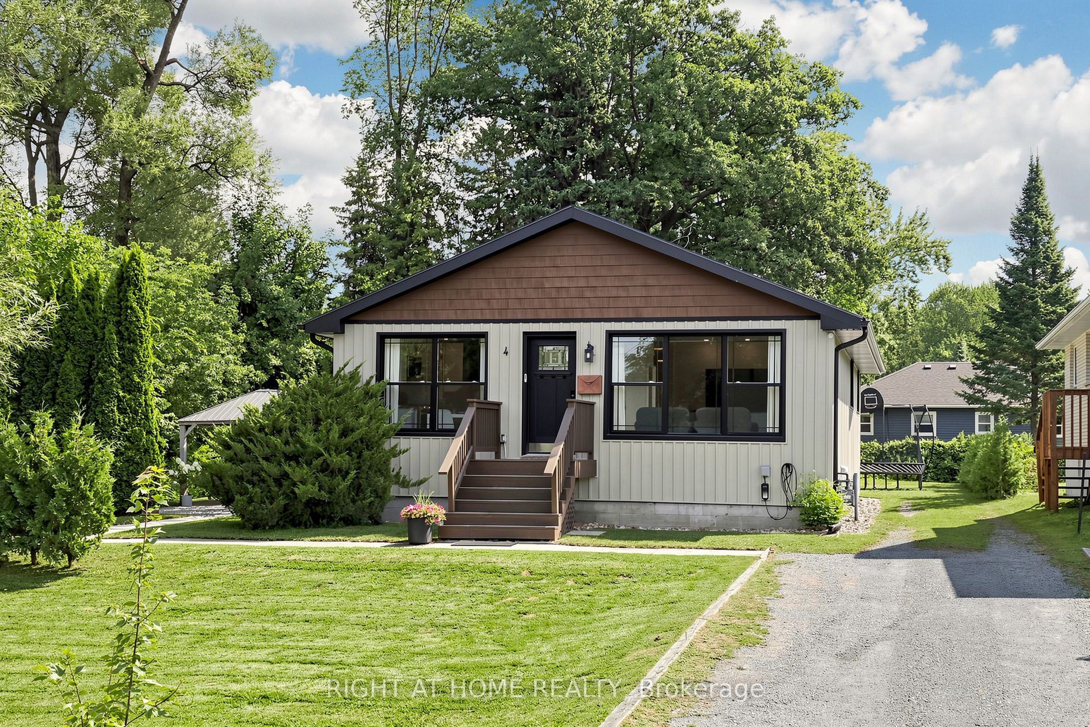 4 Waterbend Drive, Georgina, ON L4P 2S2 photo 2