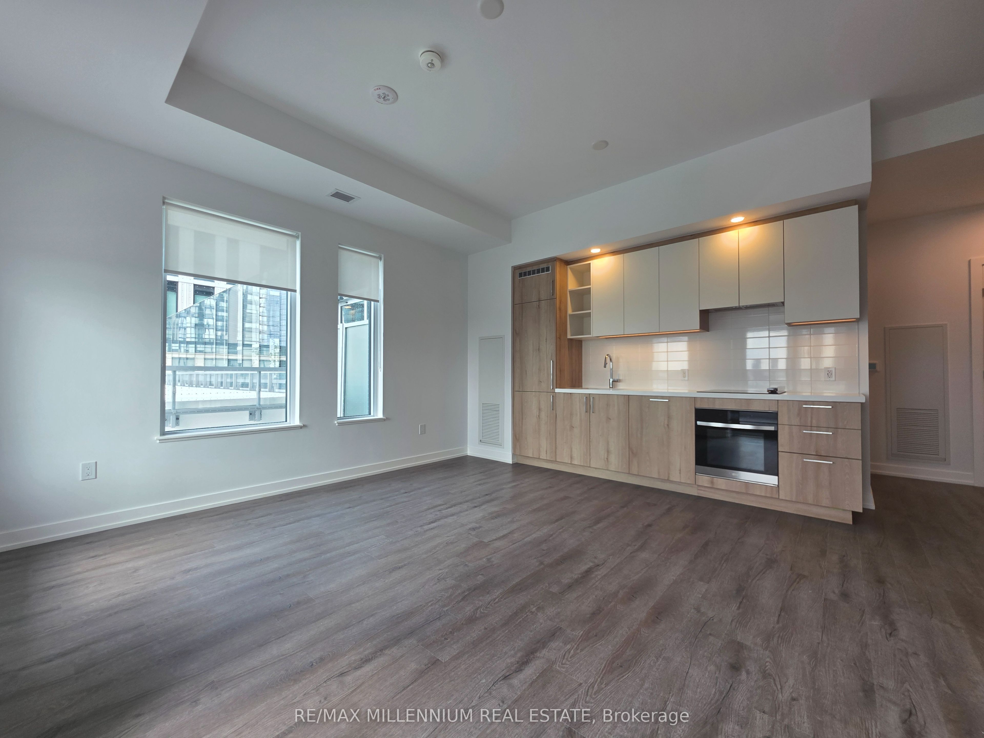 21 Meadowdale Road 306, Vaughan, ON L4K 0H6 photo 2