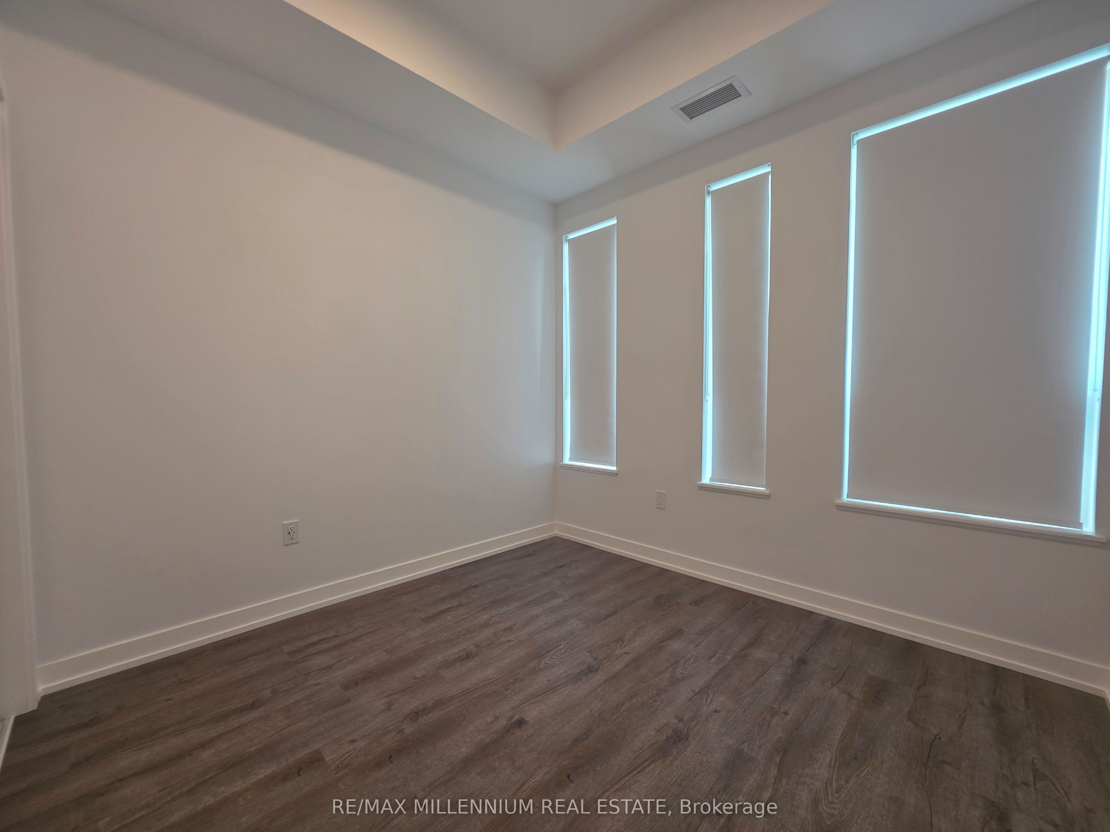 21 Meadowdale Road 306, Vaughan, ON L4K 0H6 photo 4