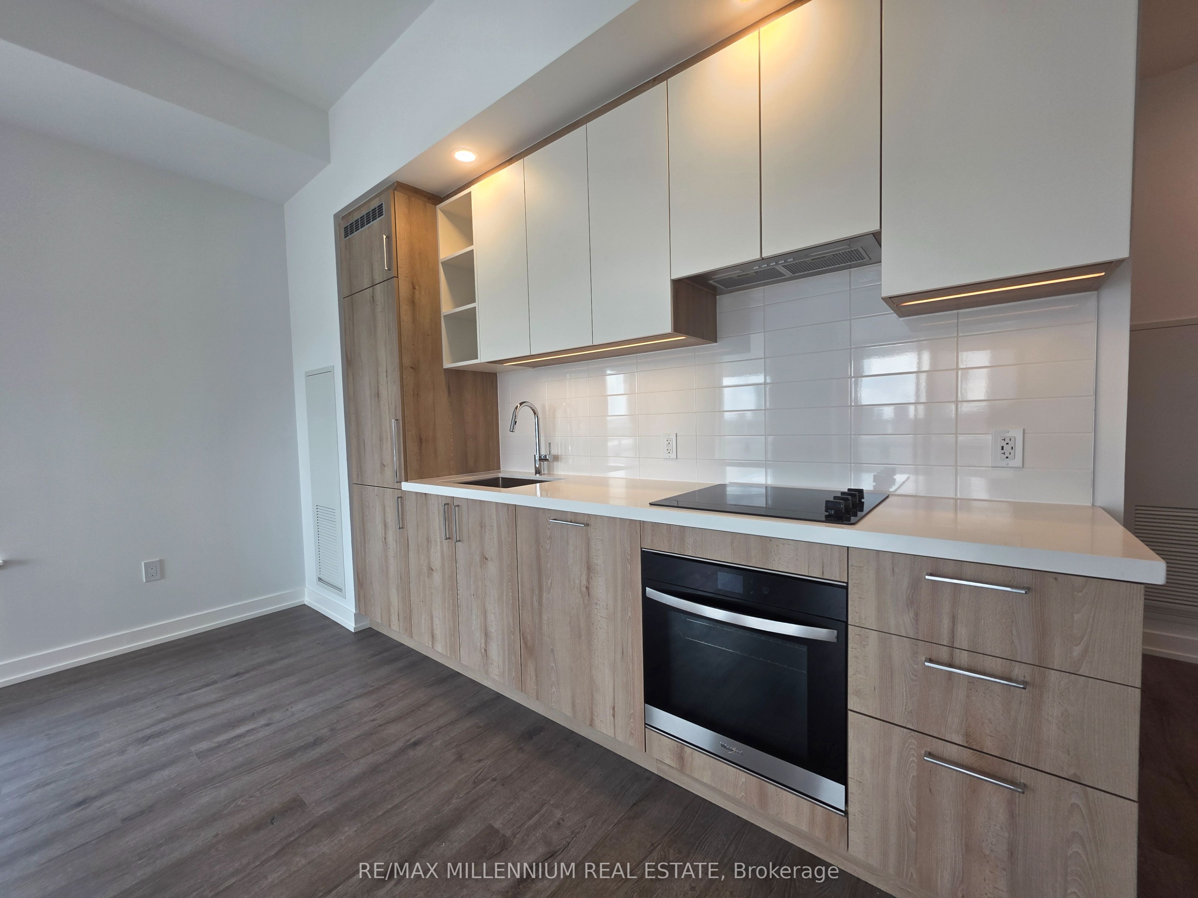 21 Meadowdale Road 306, Vaughan, ON L4K 0H6 photo 5