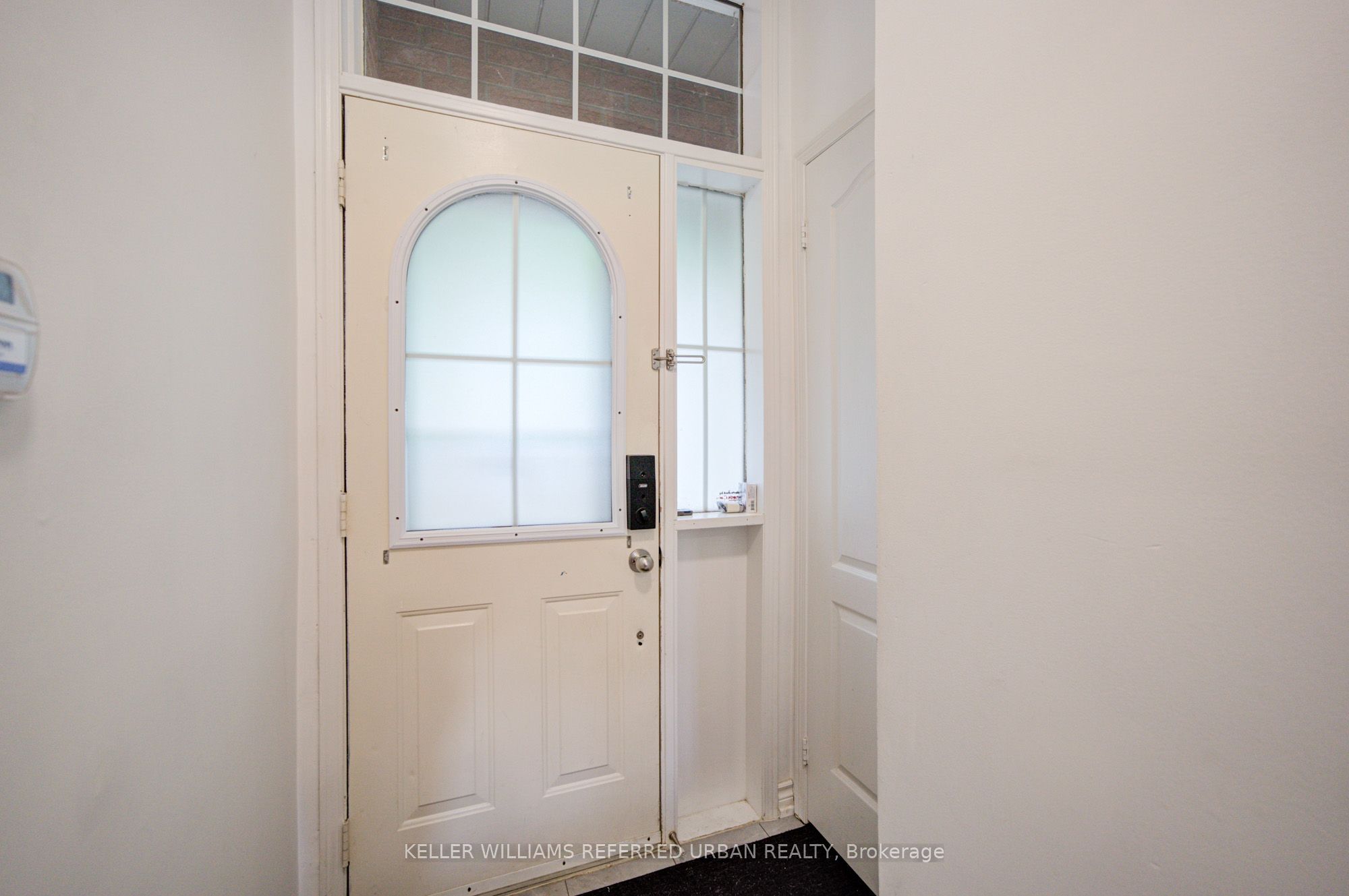 19 Evelyn Buck Lane, Aurora, ON L4G 7H9 photo 4