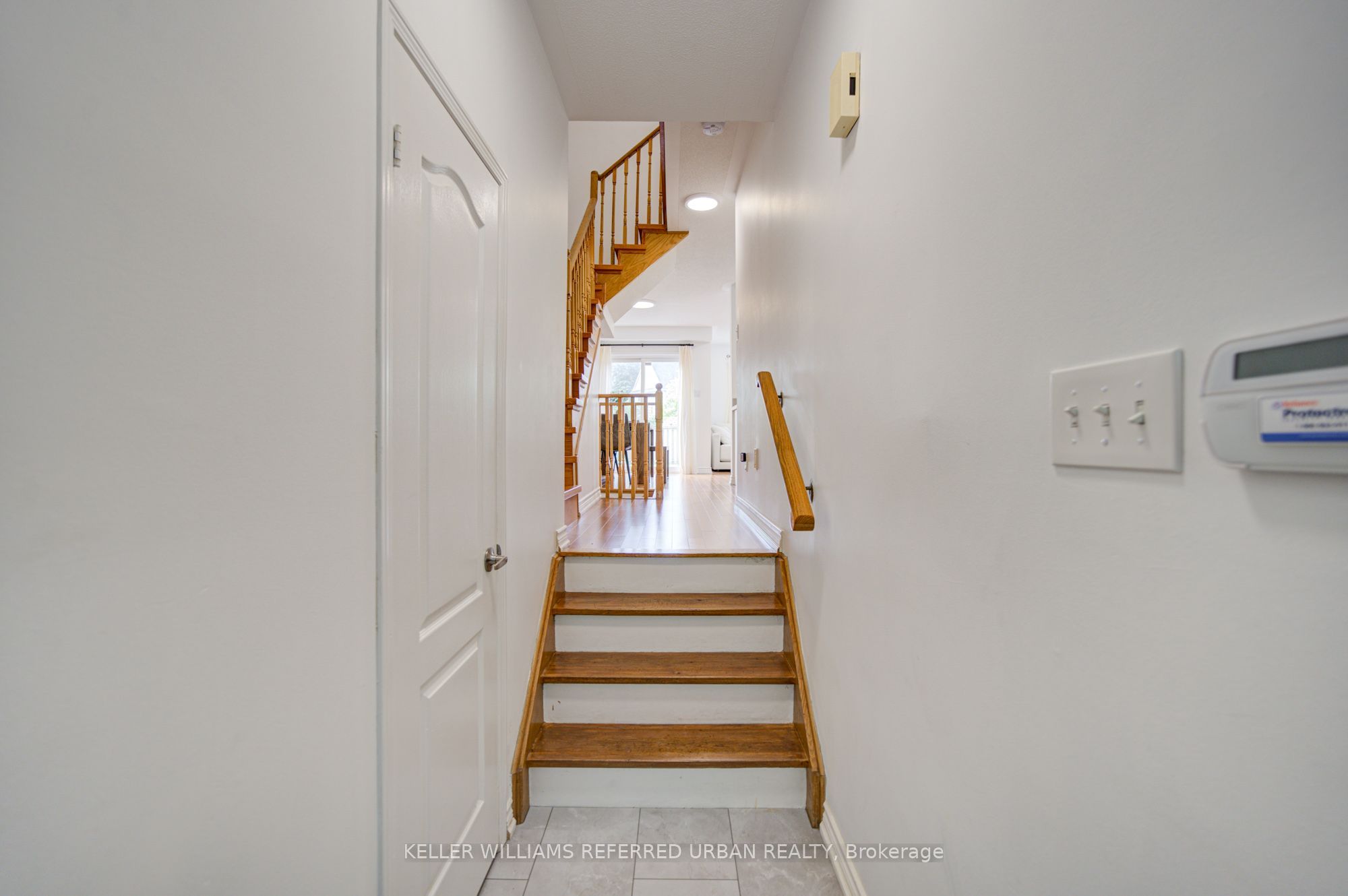 19 Evelyn Buck Lane, Aurora, ON L4G 7H9 photo 5