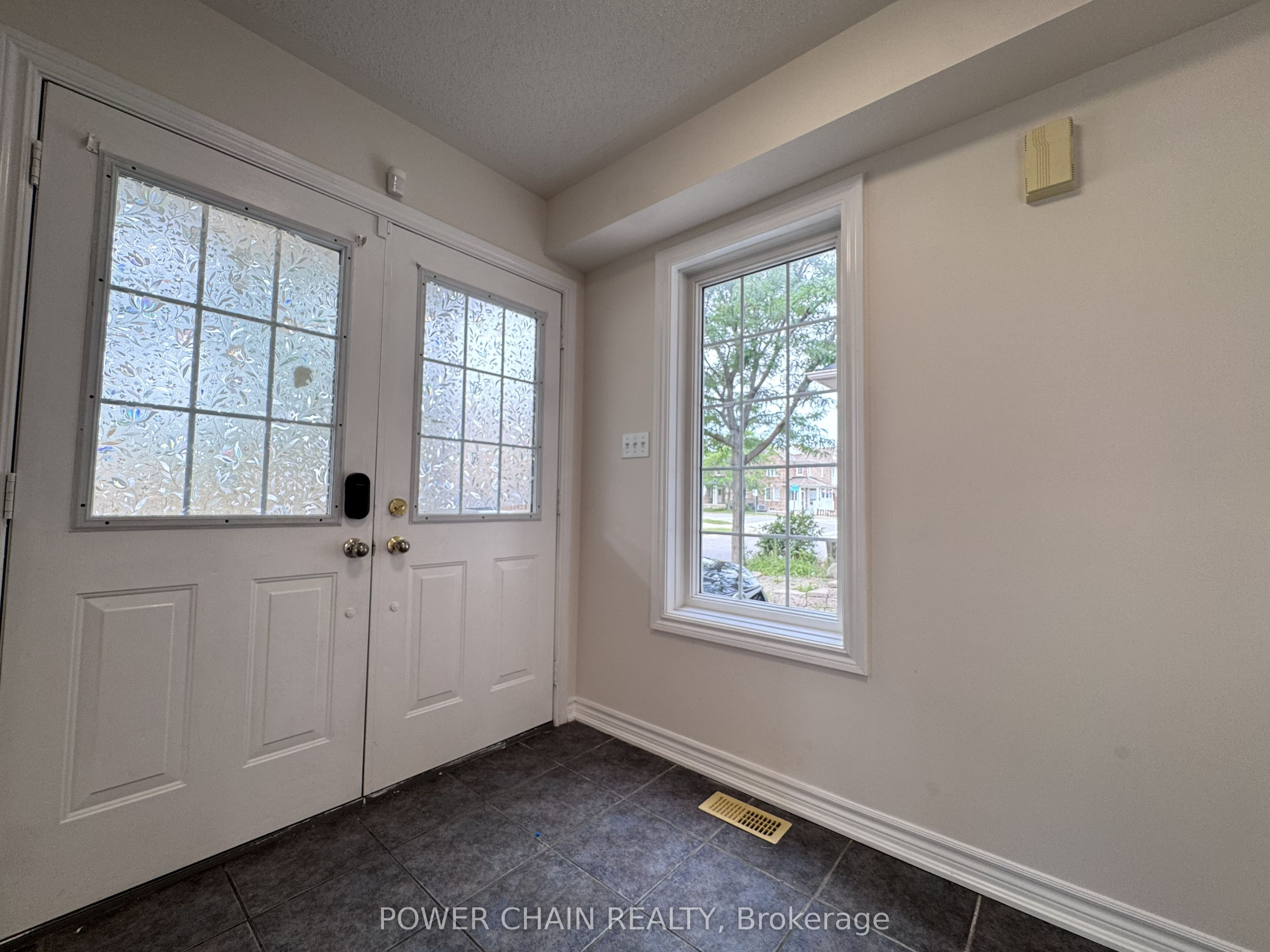 73 Harry Cook Drive, Markham, ON L3R 5Y9 photo 3