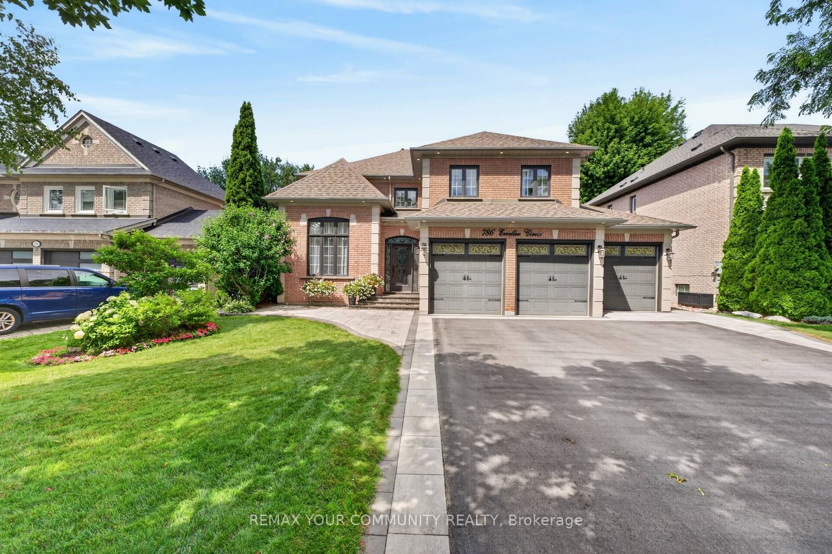 786 Exceller Circle, Newmarket, ON L3X 1P5 photo 2