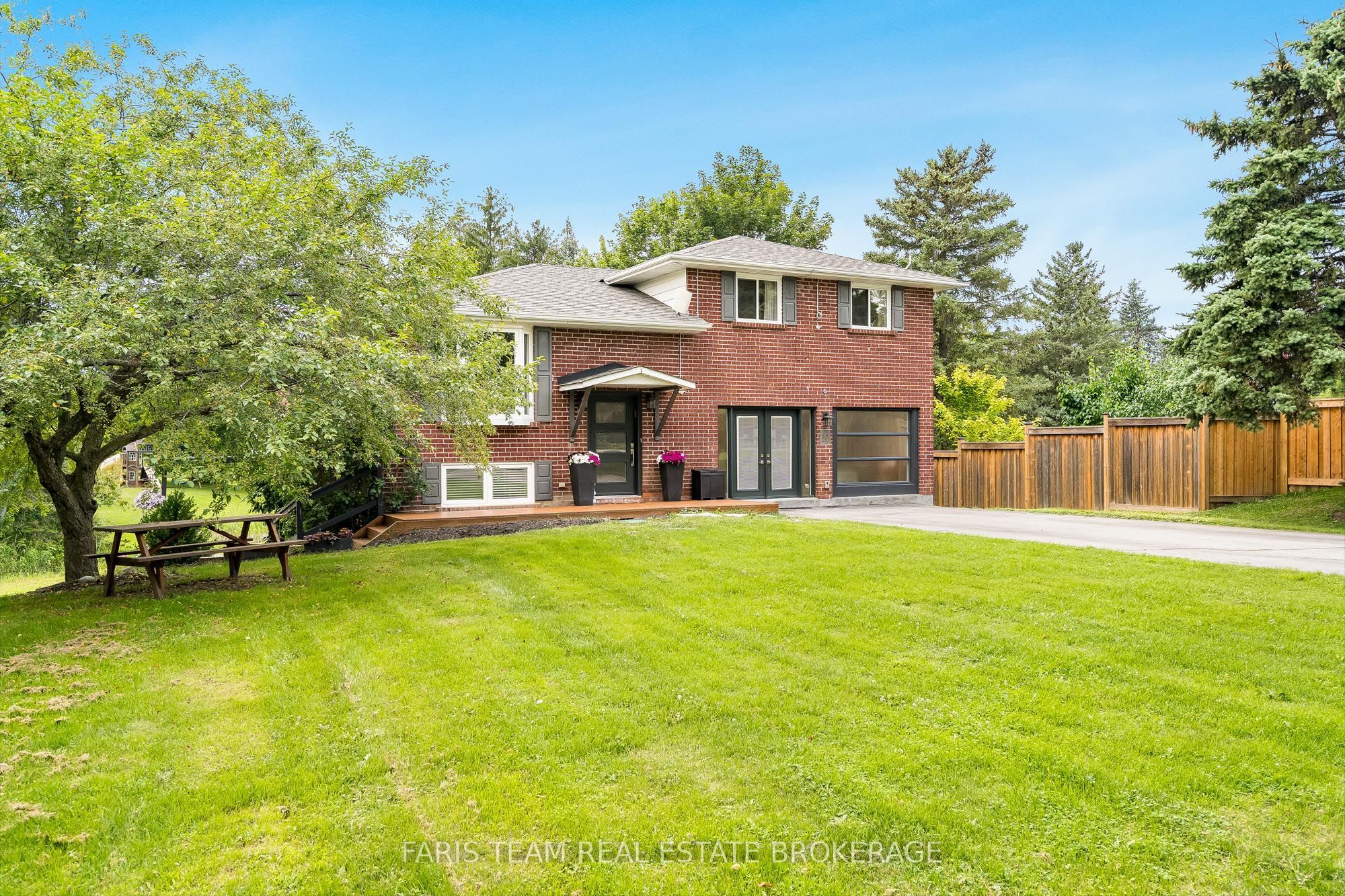 10 Catherine Street, Adjala-Tosorontio, ON L0G 1L0 photo 2