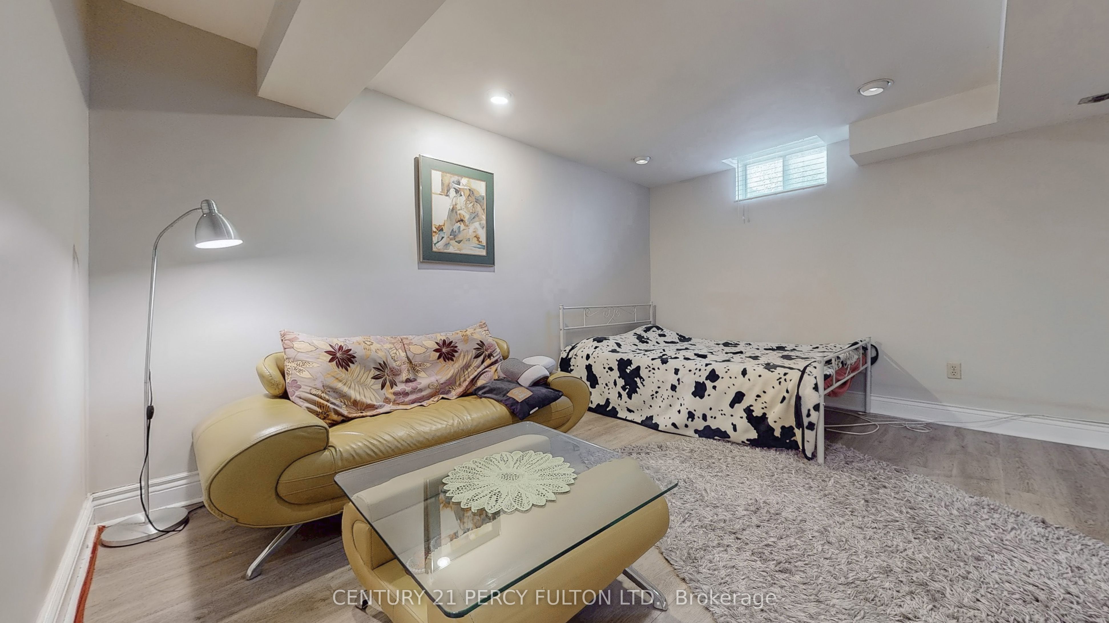 158 Holm Crescent Bsmnt, Markham, ON L3T 5J3 photo 3