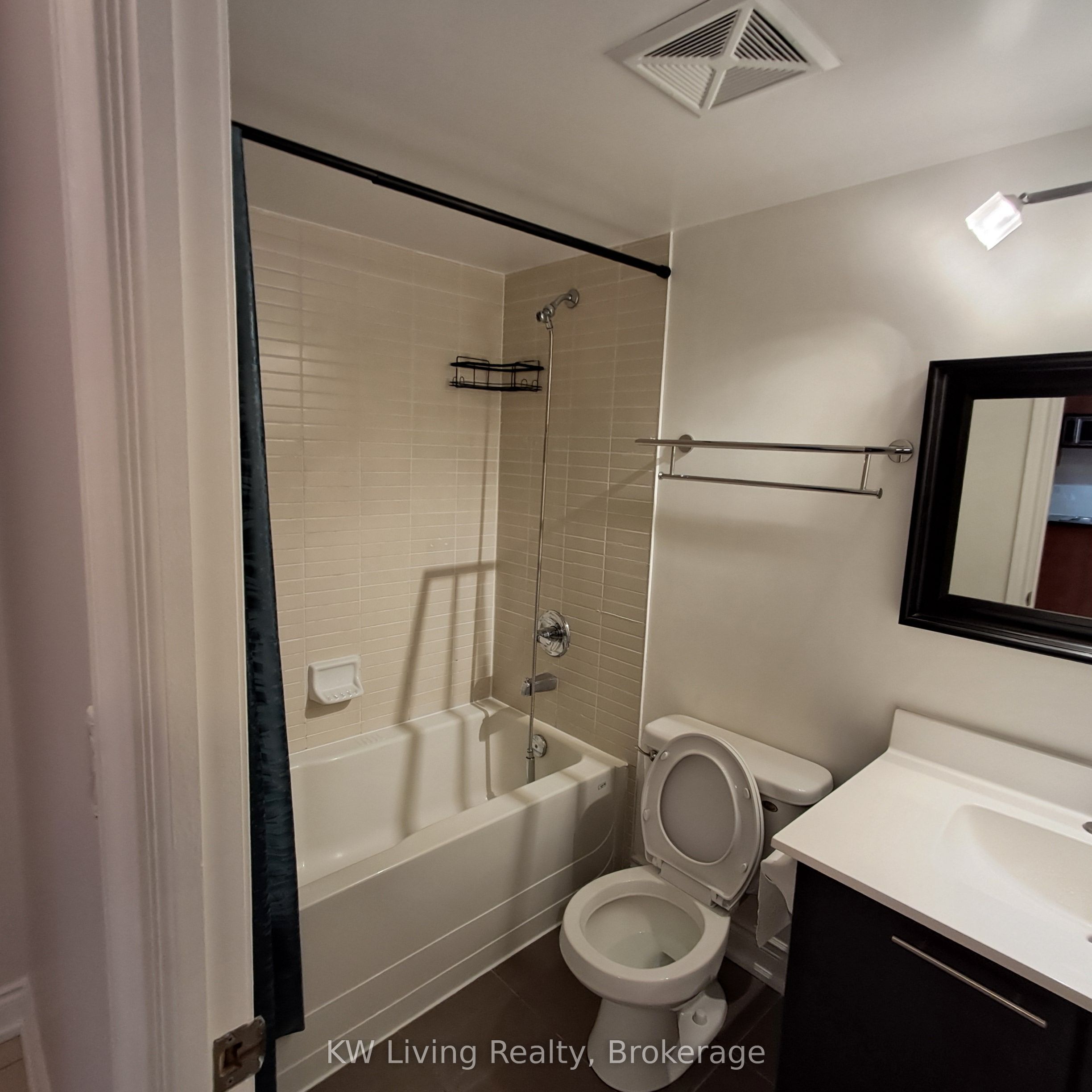 39 Galleria Parkway 309, Markham, ON L3T 0A6 photo 4