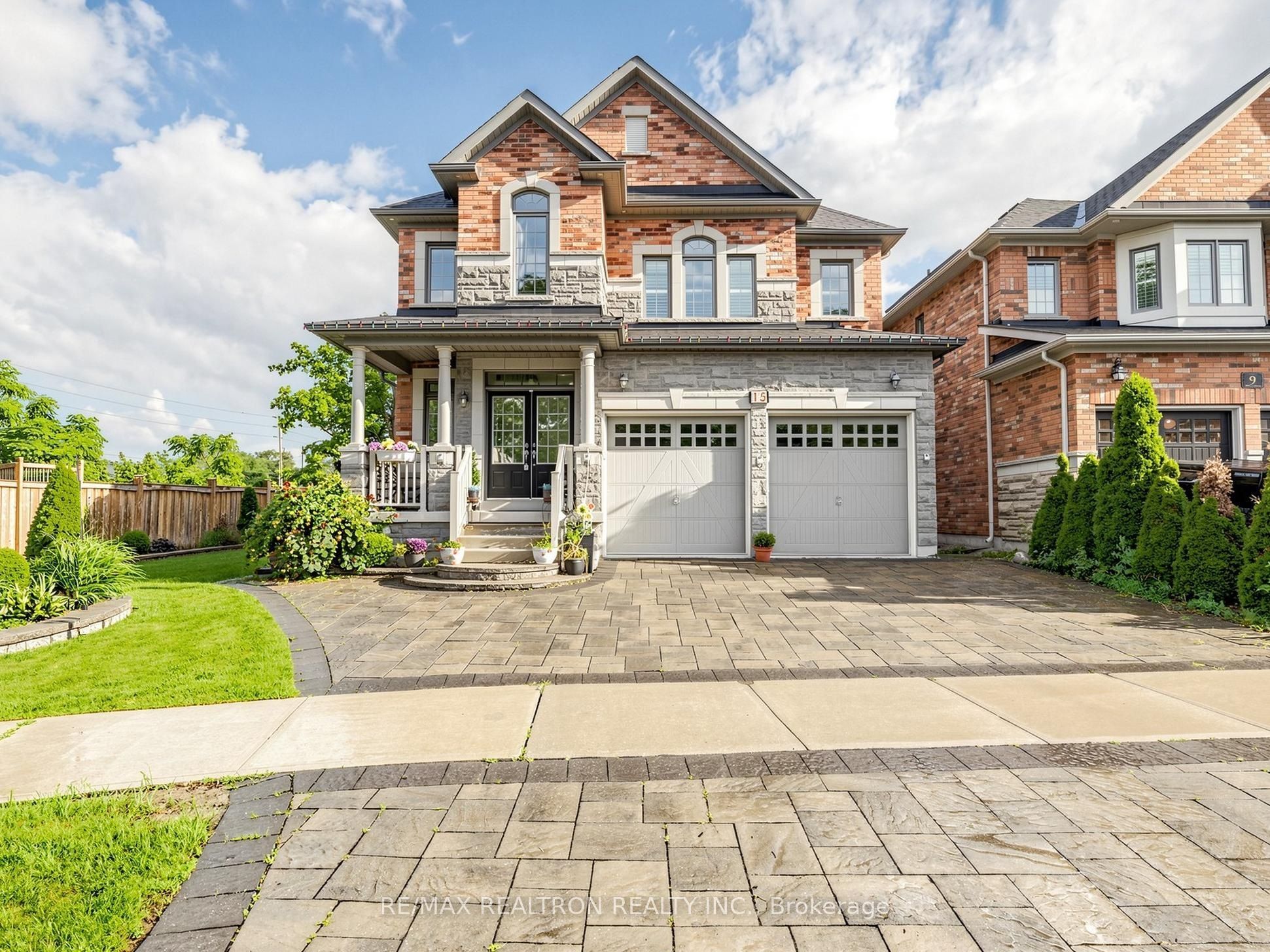 15 Motley Court, Richmond Hill, ON L4E 0N4 photo 4