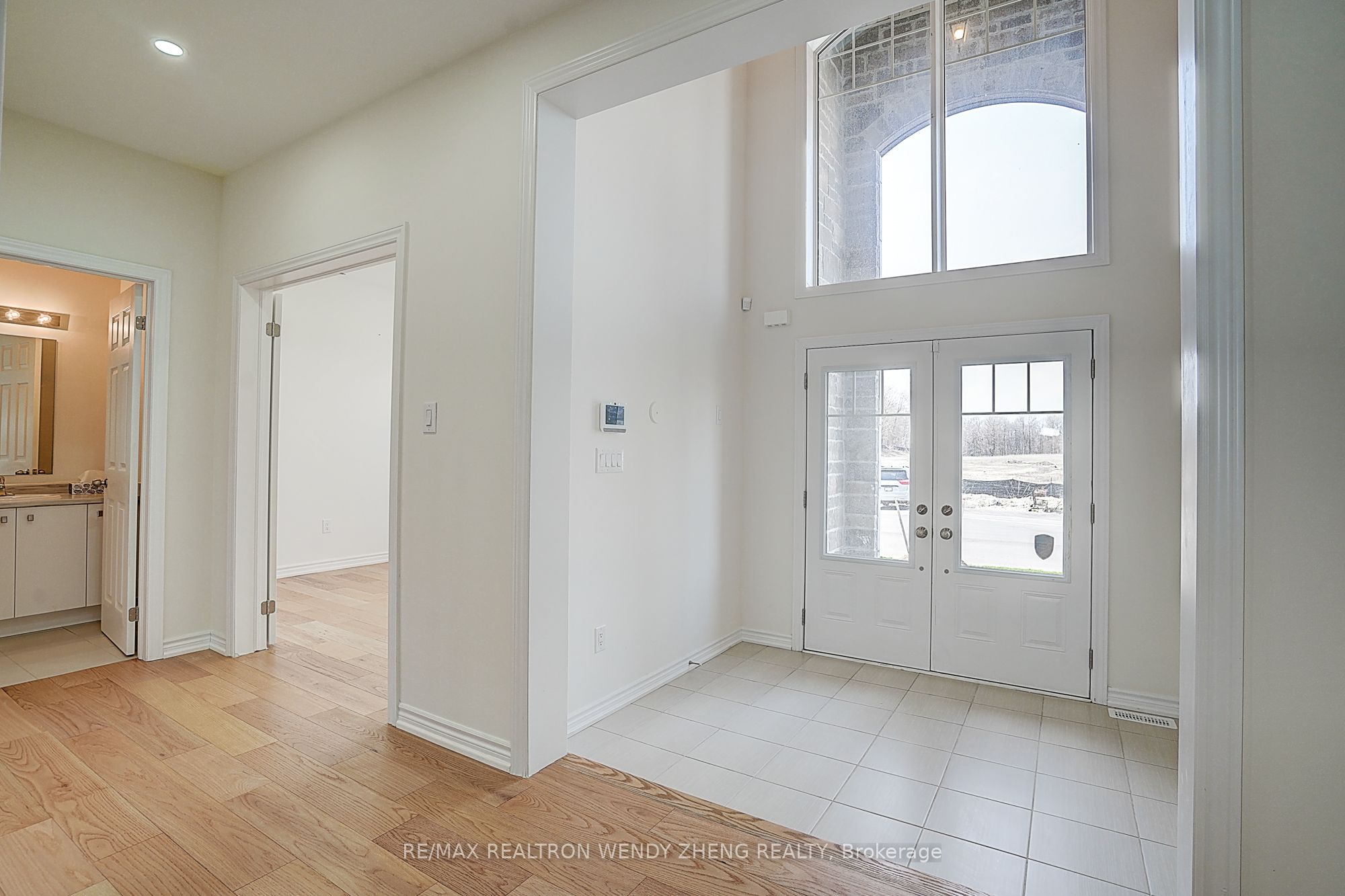 21 Charles White Court, East Gwillimbury, ON L0G 1V0 photo 3